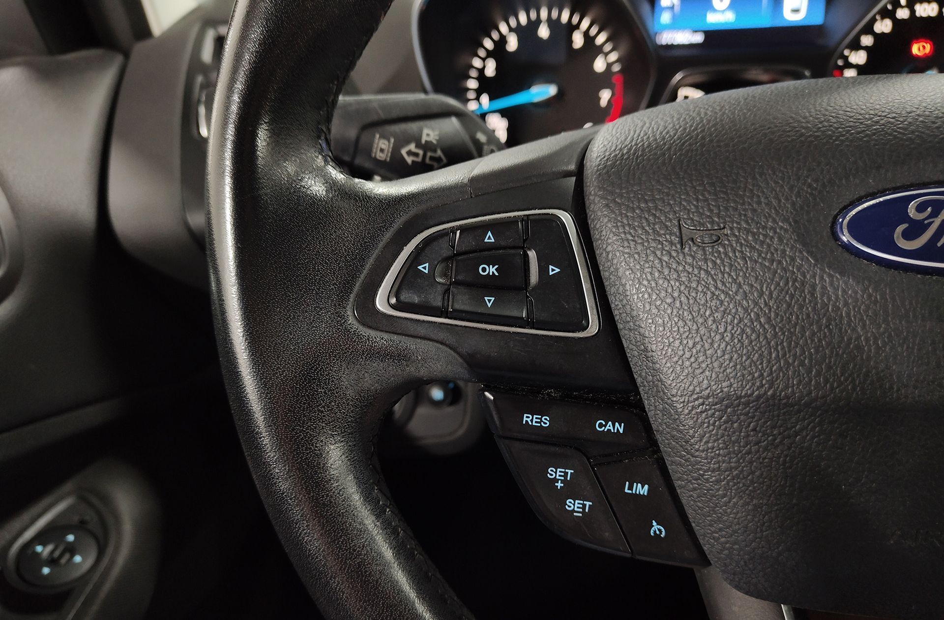 Ford C-Max 1.0 EcoBoost Titanium - foto 32