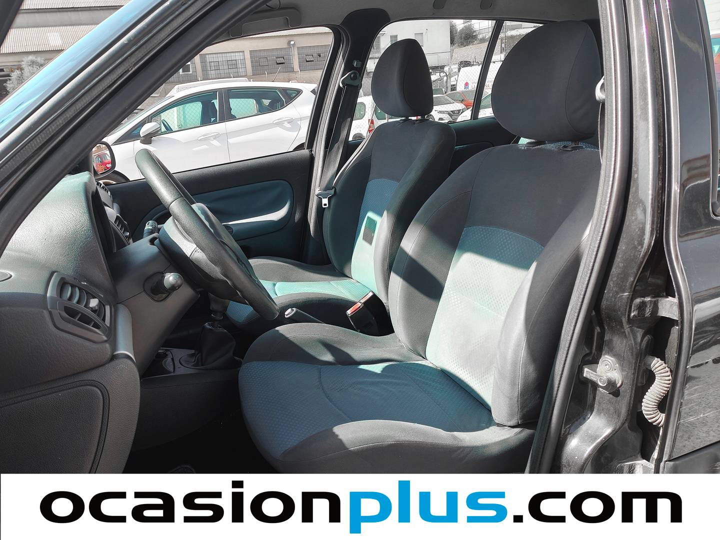 Foto asientos delanteros Renault Clio Renault Clio 1.5 dCi Community 5 Plazas (65 CV)