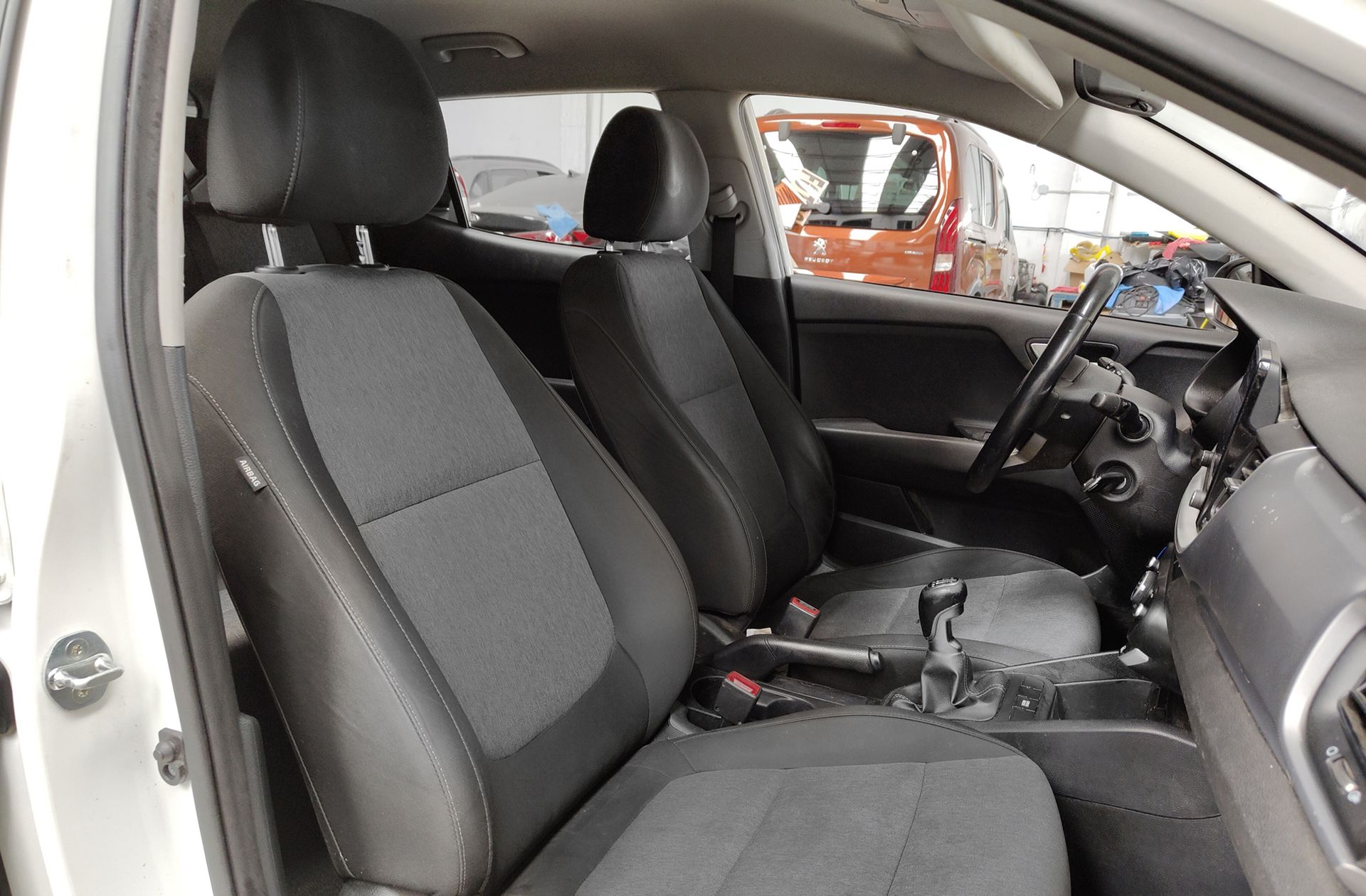Kia Stonic 1.0 T-GDi MHEV iMT Concept - foto 15