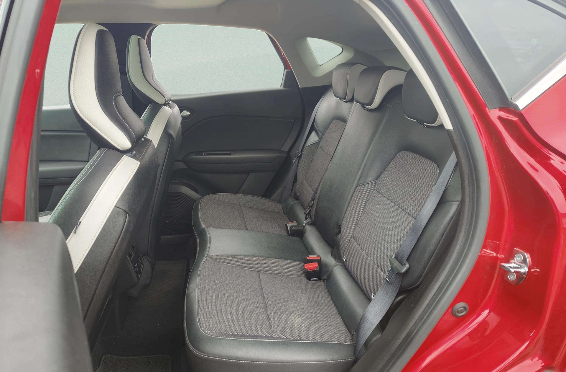 Renault Captur Zen E-Tech Híbrido enchufable - foto 13