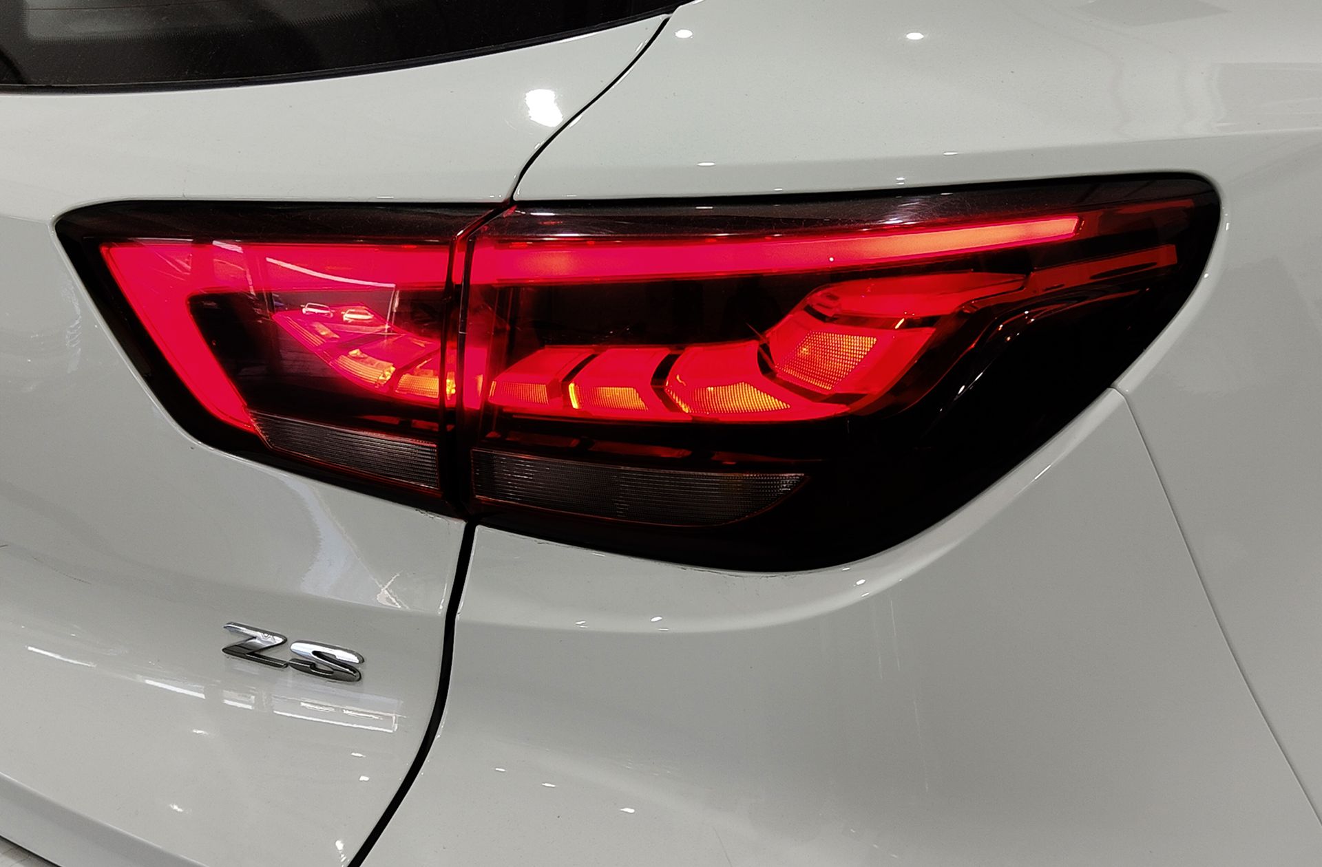 MG ZS 1.0T Luxury - foto 19