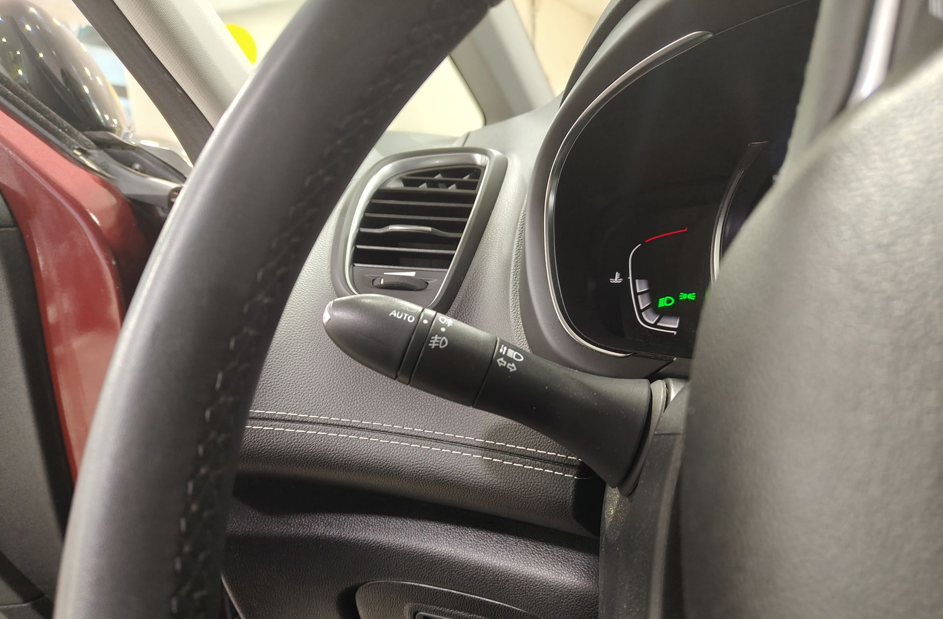 Renault Grand Scénic Zen TCe EDC GPF 7 plazas - foto 26