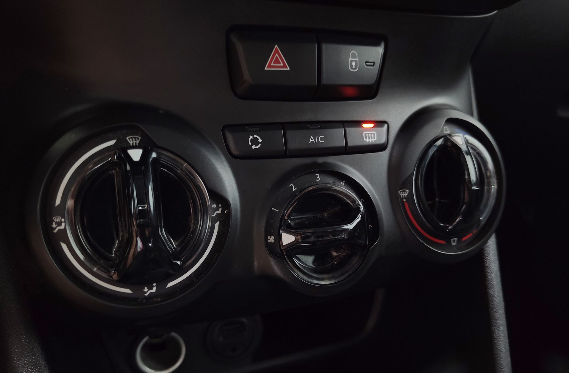 Peugeot 208 PureTech 82 Style - foto 28