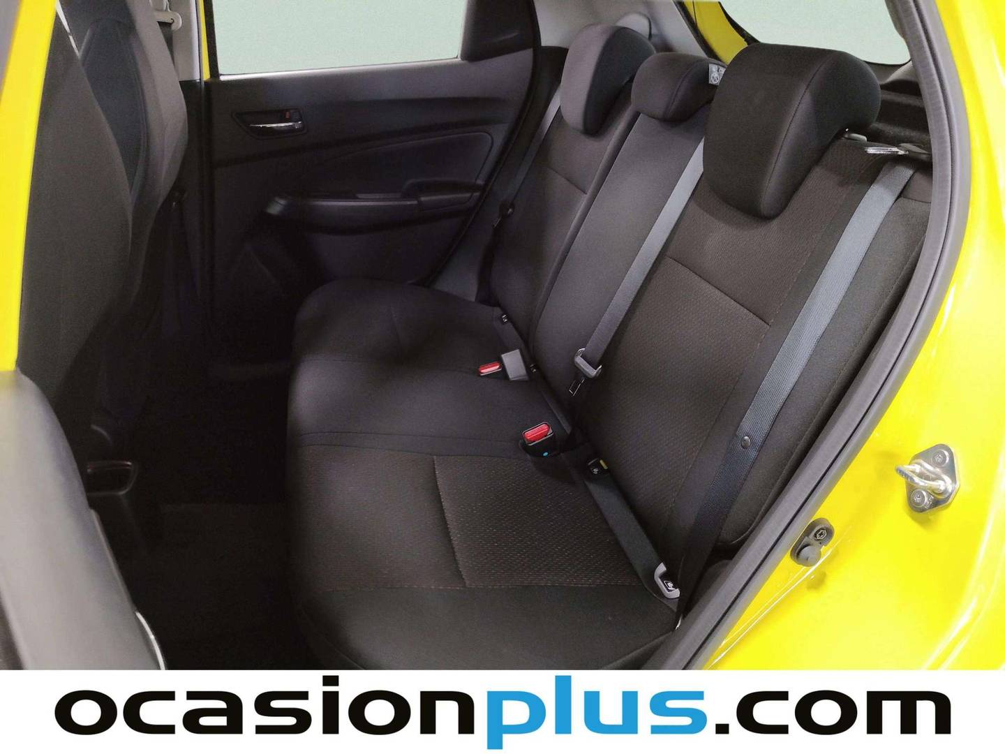 Foto asientos traseros Suzuki Swift Suzuki Swift 1.4T Mild Hybrid Sport (129 CV)