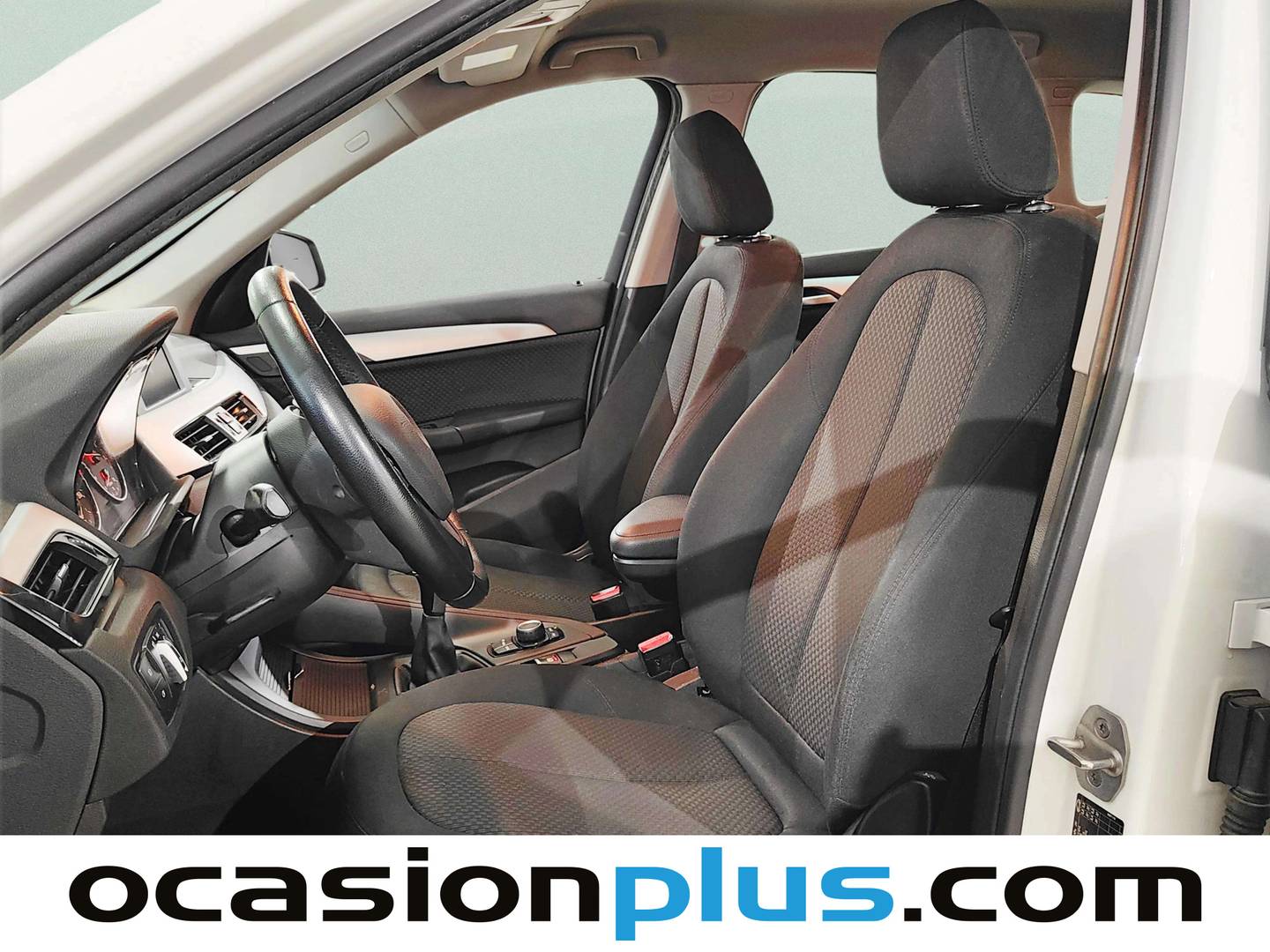 Foto asientos delanteros BMW X1 BMW X1 sDrive18i (140 CV)