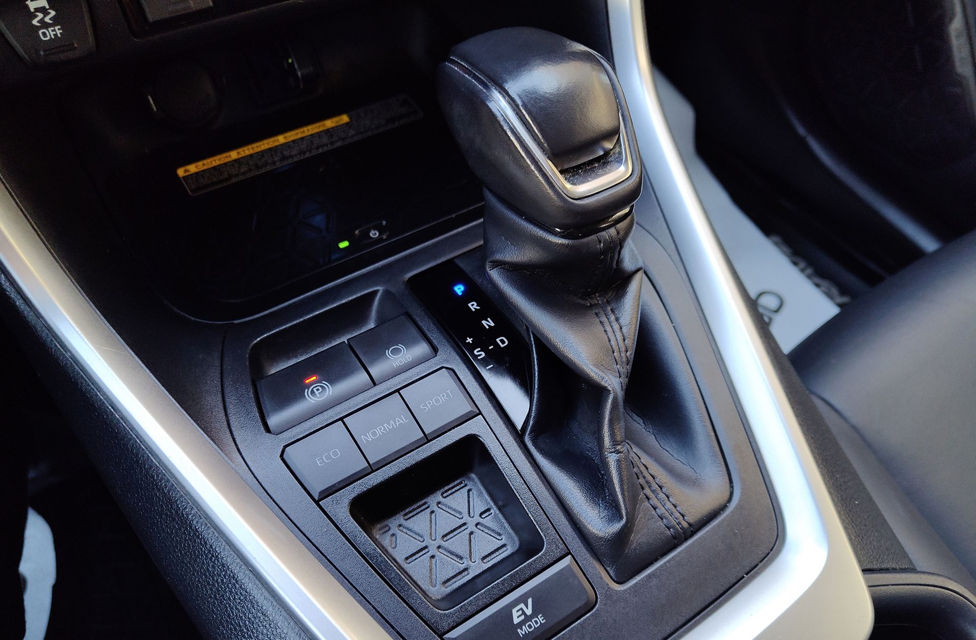 Toyota RAV4 2.5l hybrid Luxury - foto 5