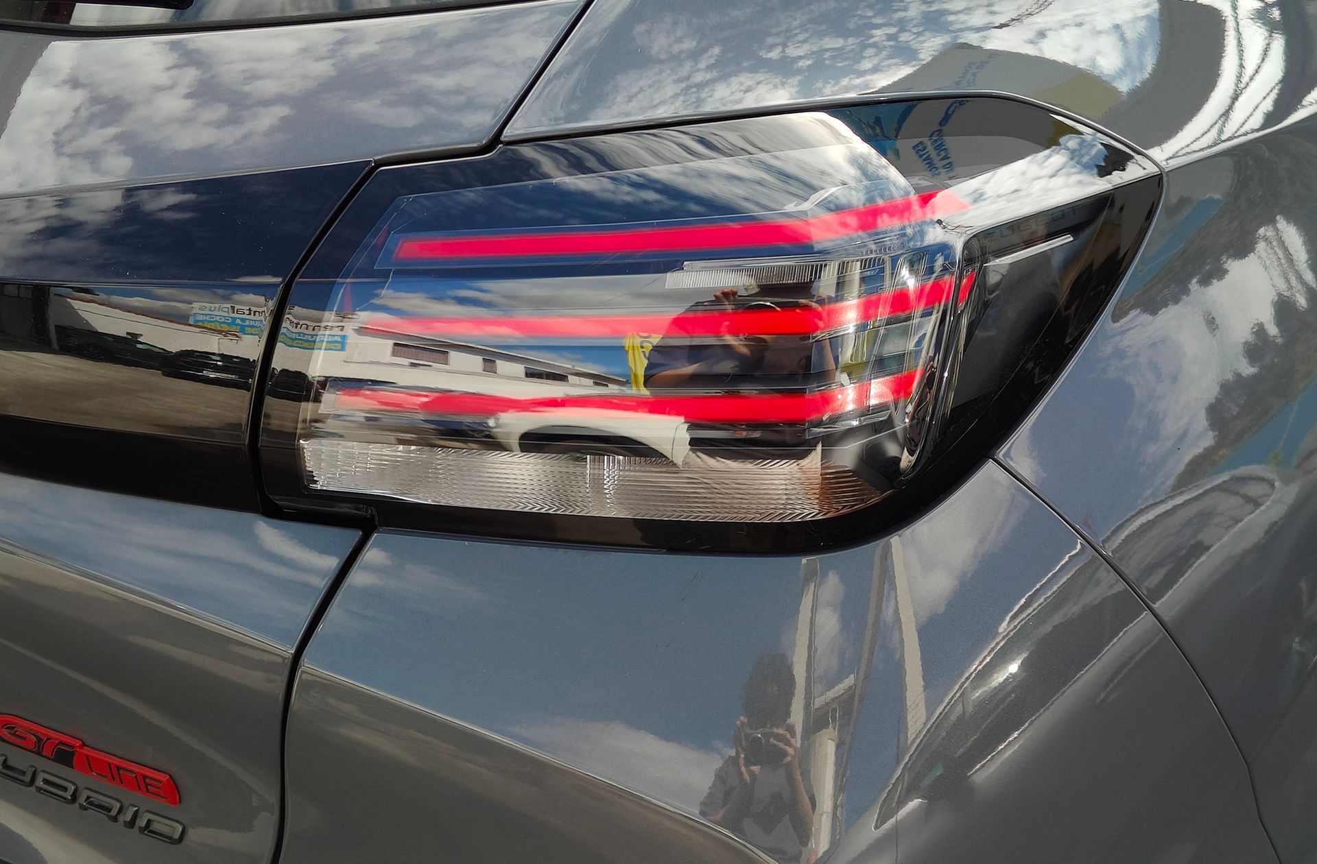 Peugeot 208 Allure Hybrid eDCS6 - foto 21