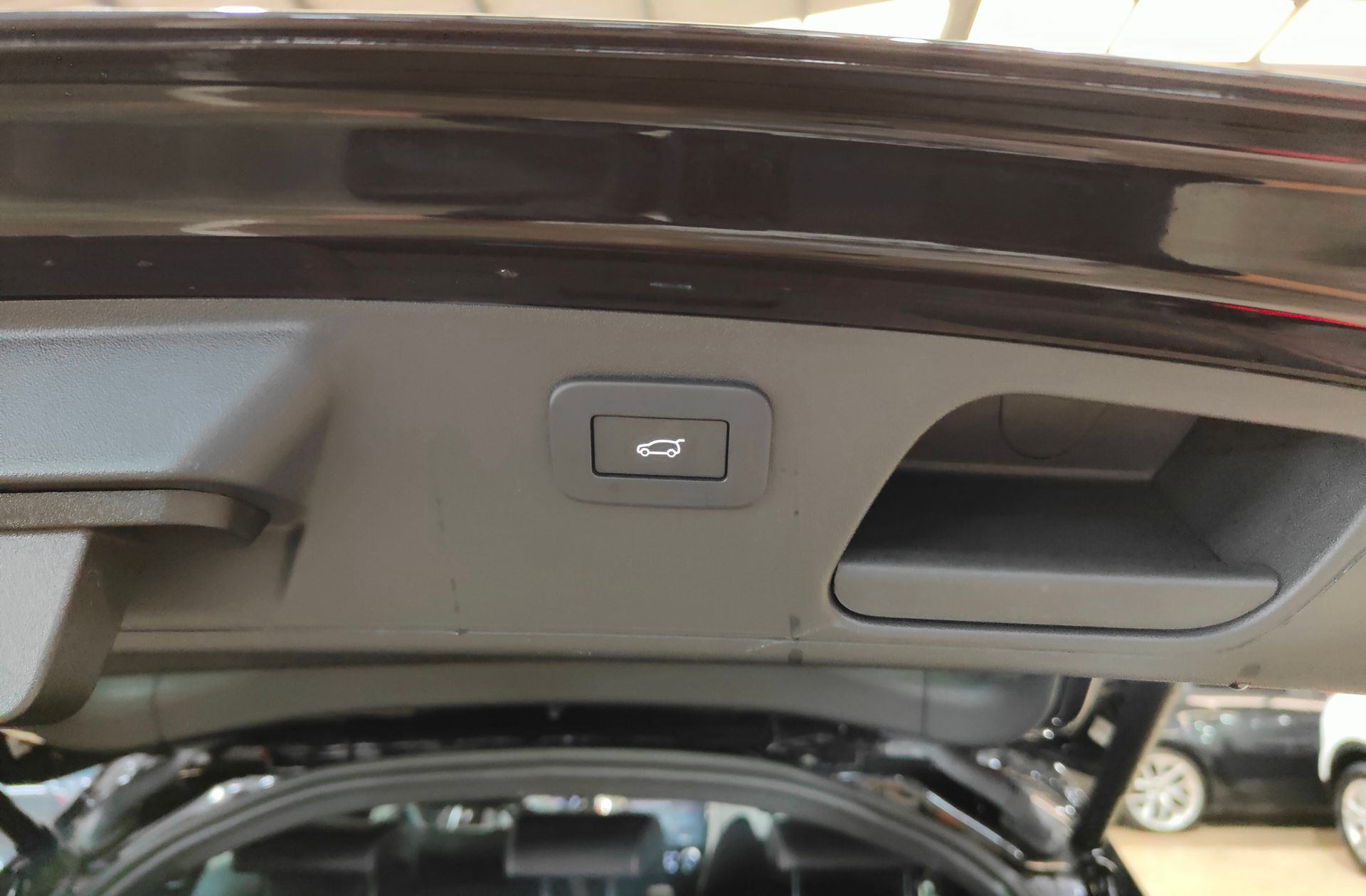 Jaguar E-Pace 2.0D MHEV R-Dynamic S 4WD - foto 21