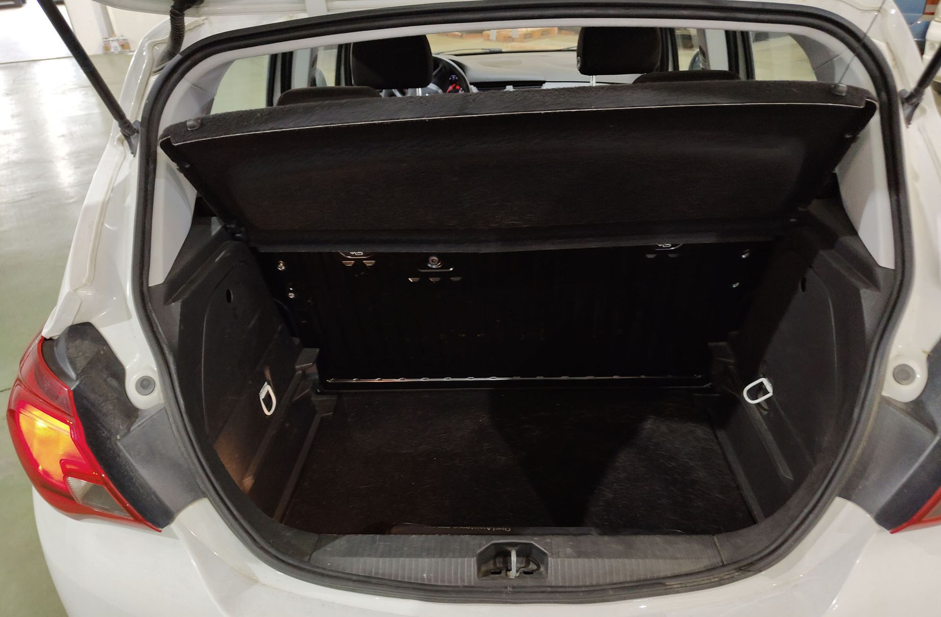 Opel Corsa 1.4 Expression - foto 12