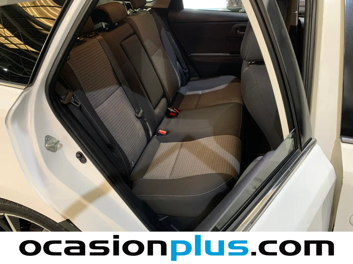 Foto Toyota Auris Toyota Auris 140H Hybrid Touring Sports Feel! Edition (136 CV)