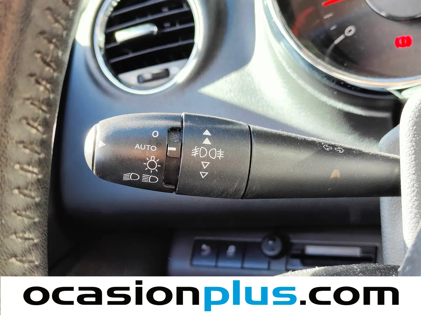 Foto Peugeot 3008 Peugeot 3008 1.6 VTI Style (120 CV)