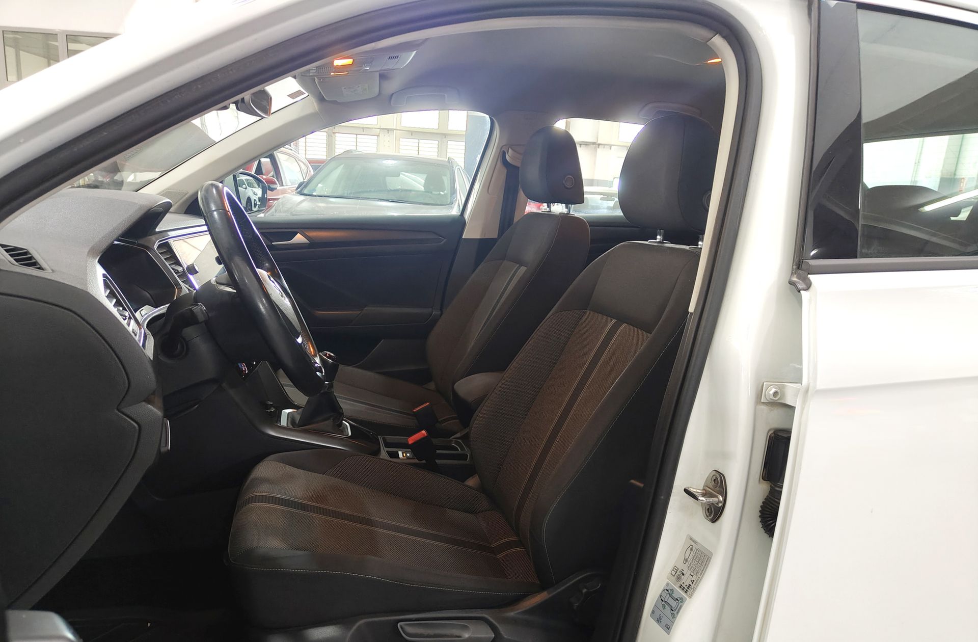 Volkswagen T-Roc Advance 1.0 TSI - foto 10