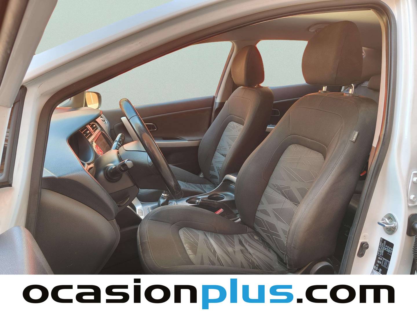 Foto asientos delanteros KIA Ceed KIA Ceed 1.4 CRDi WGT Concept (90 CV)