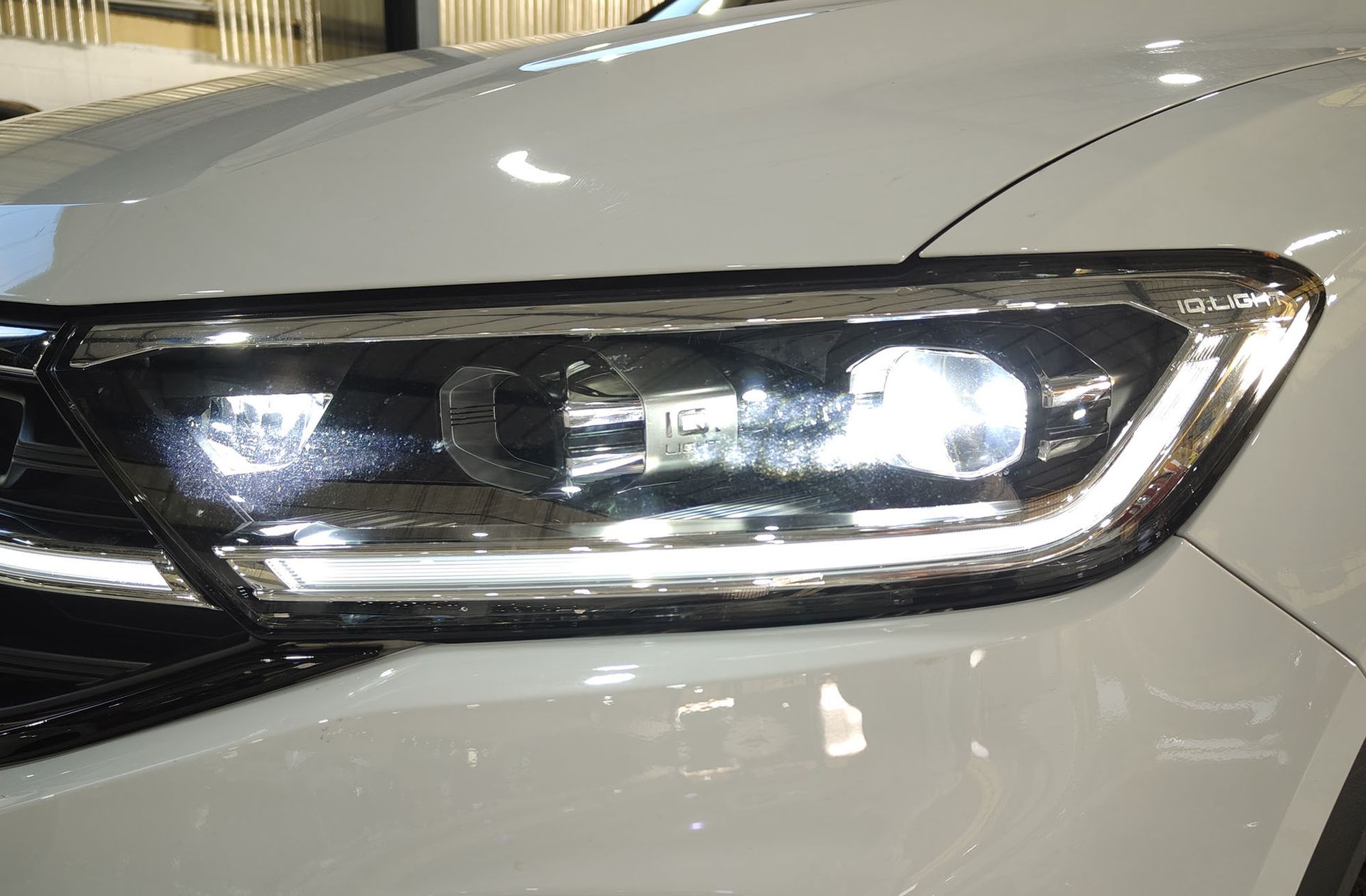 Volkswagen T-Roc Dark Line 1.5 TSI DSG - foto 15