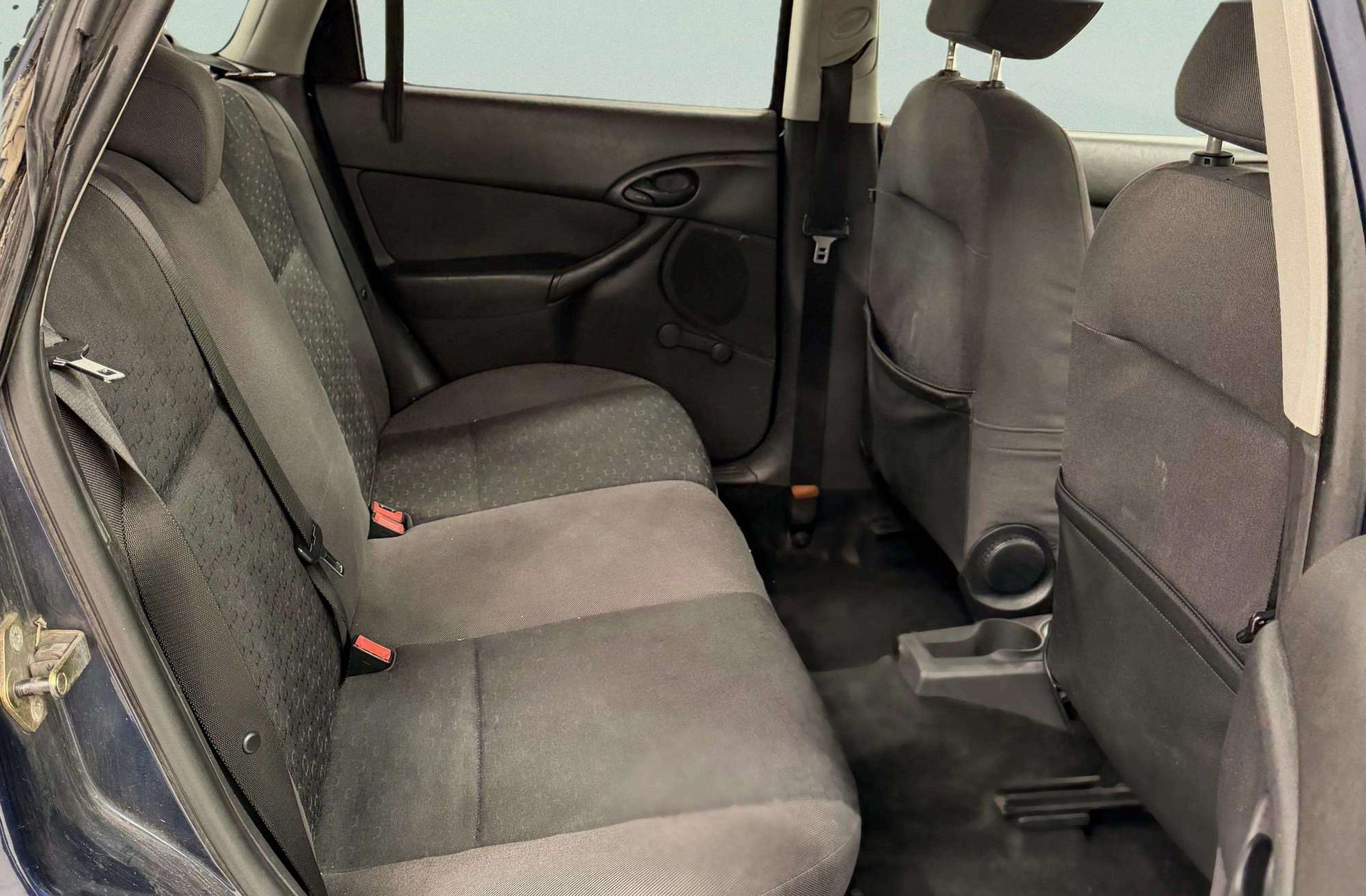 Ford Focus 1.6 Wagon Ambiente - foto 12