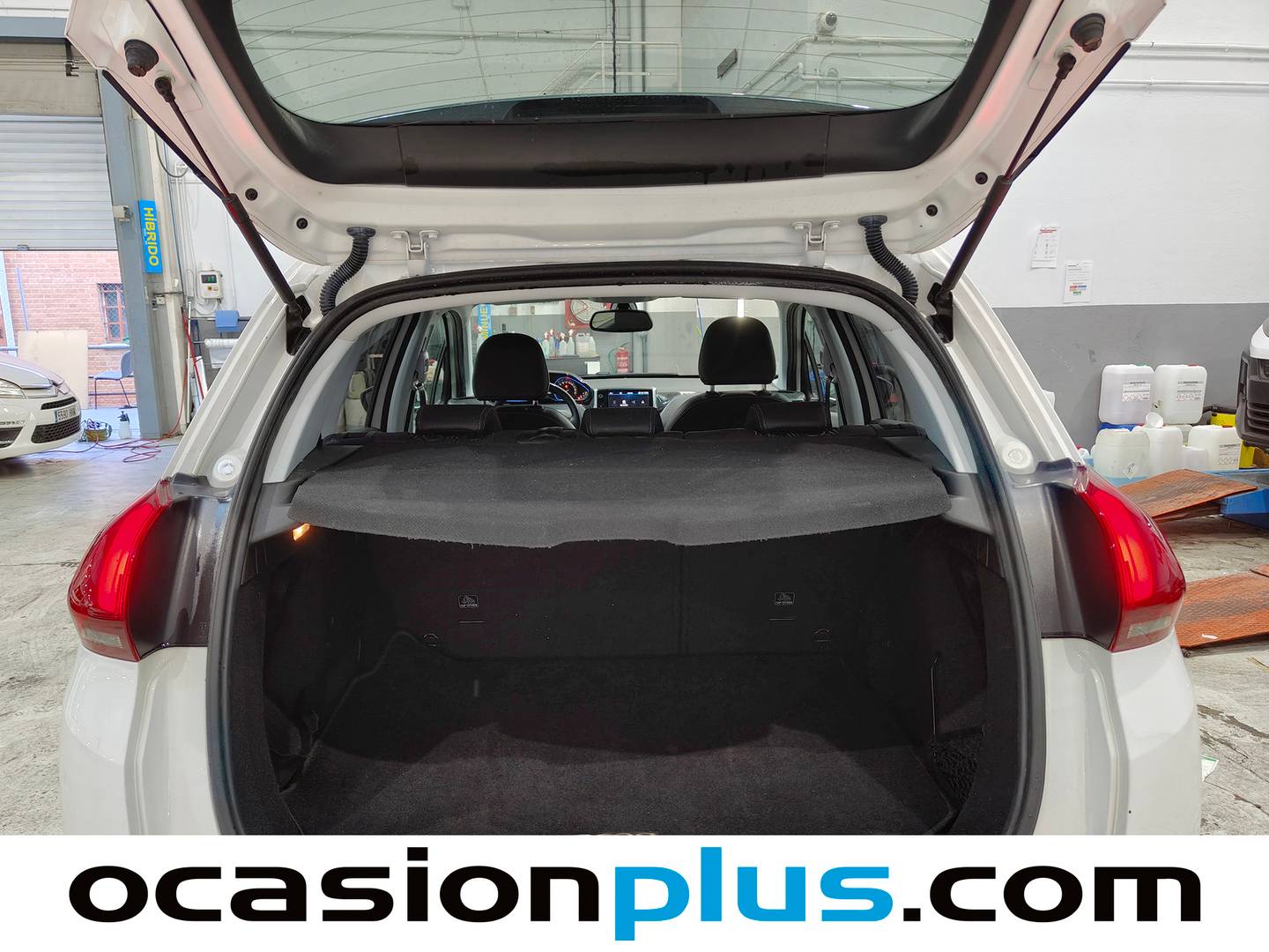 Foto asientos delanteros Peugeot 2008 Peugeot 2008 PureTech 110 S&S Allure (110 CV)
