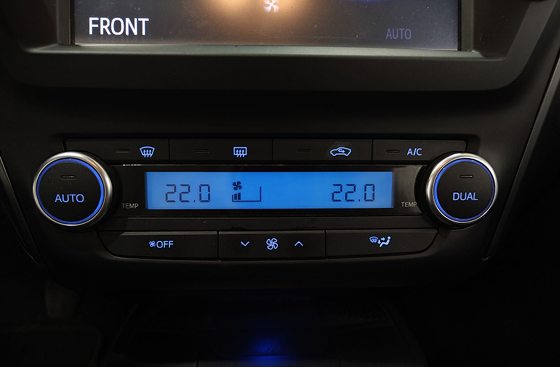 Toyota Avensis 150D Advance - foto 29