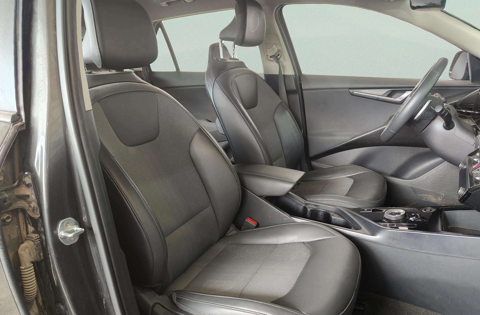 Kia Niro 1.6 GDi HEV Híbrido Drive - foto 19