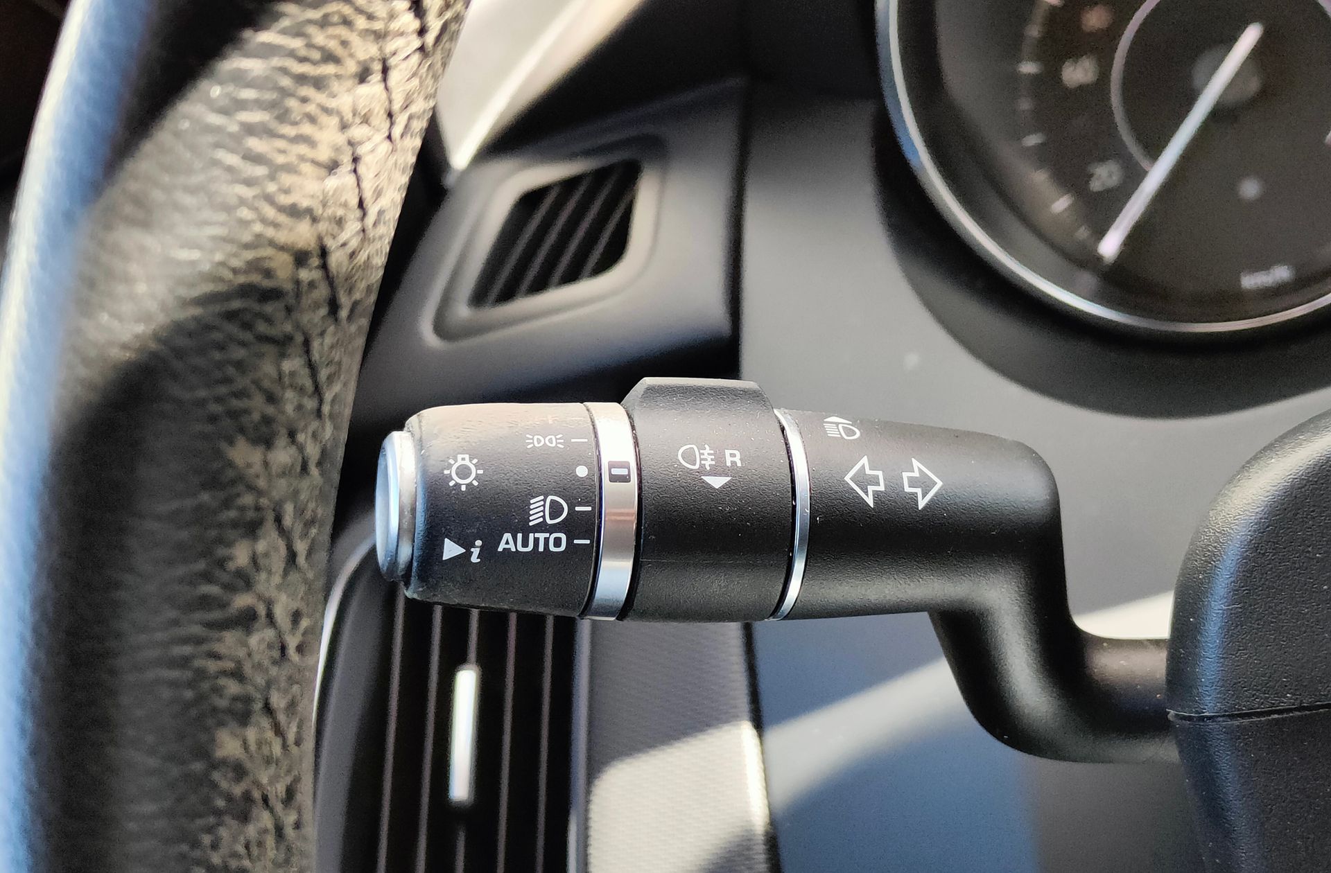 Jaguar E-Pace 2.0D - foto 24