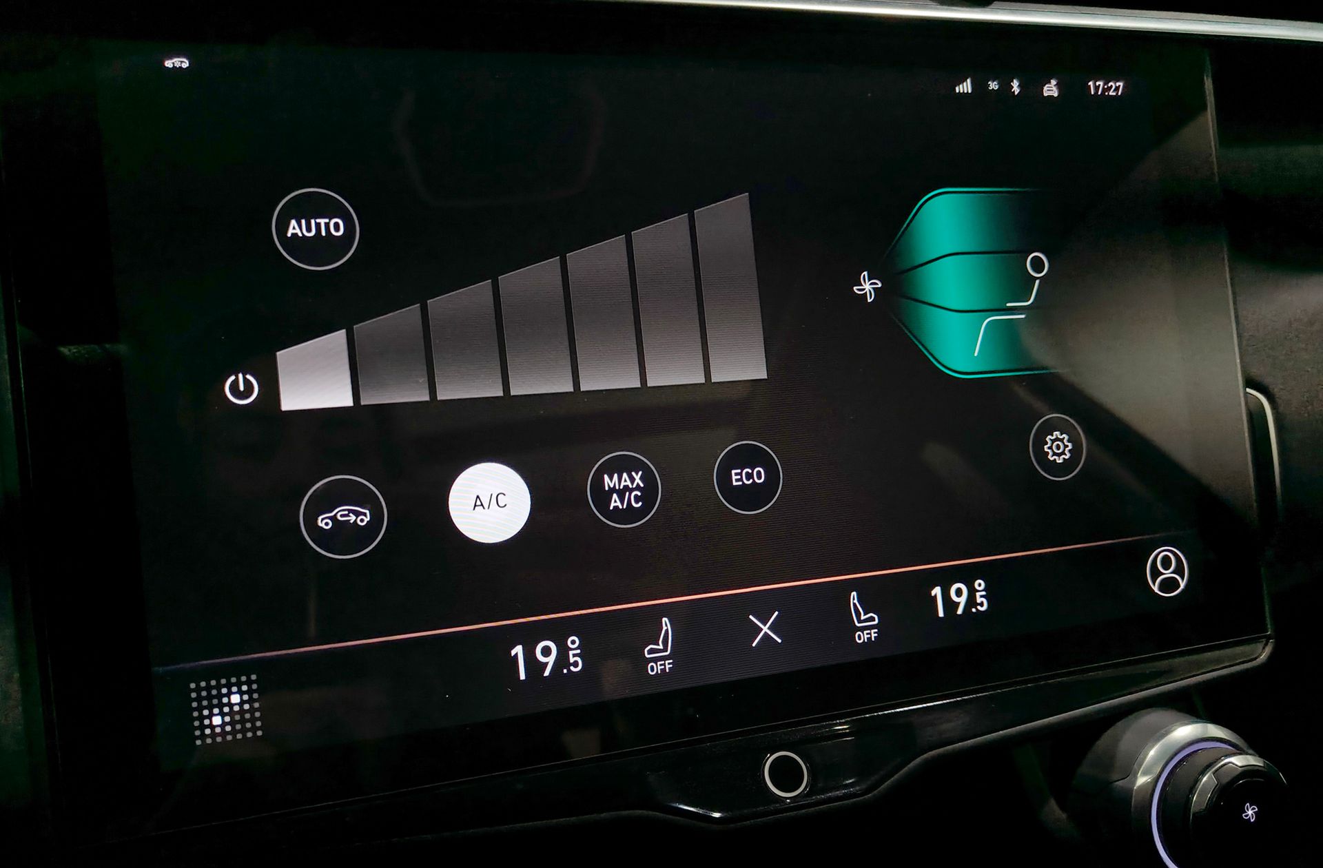 Lynk & Co 01 1.5 PHEV - foto 39