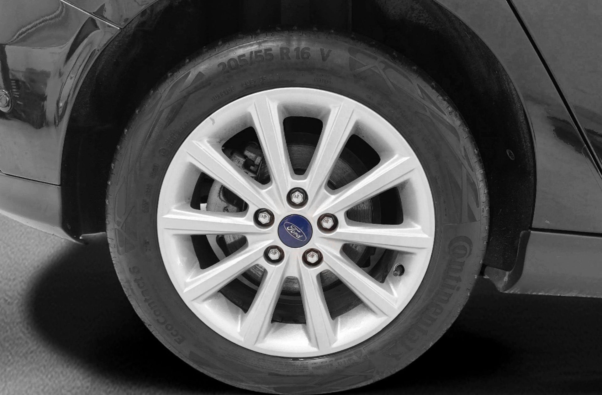 Ford Focus 1.0 EcoBoost Titanium - foto 39