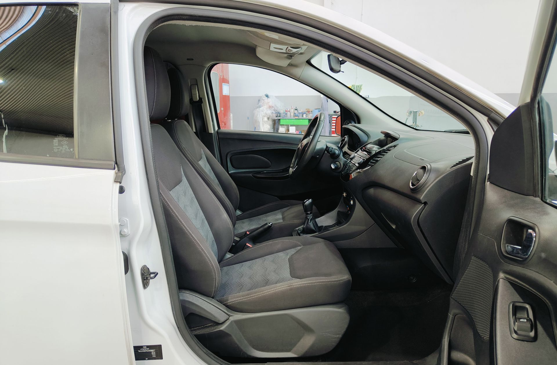 Ford Ka+ 1.2 Ti-VCT Ultimate - foto 16
