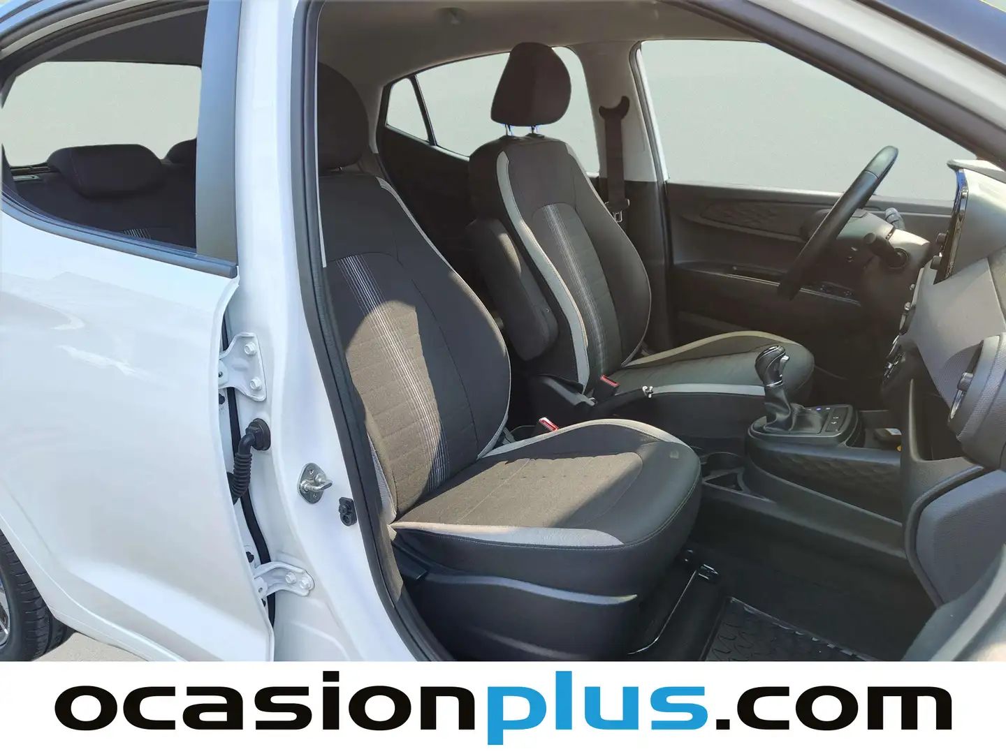 Foto Hyundai i10 Hyundai i10 1.2 Tecno AT (84 CV)