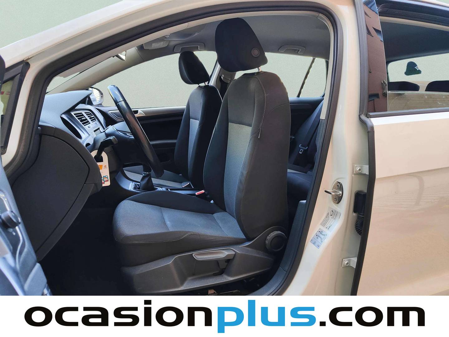 Foto asientos delanteros Volkswagen Golf Volkswagen Golf Business 1.6 TDI BMT (105 CV)