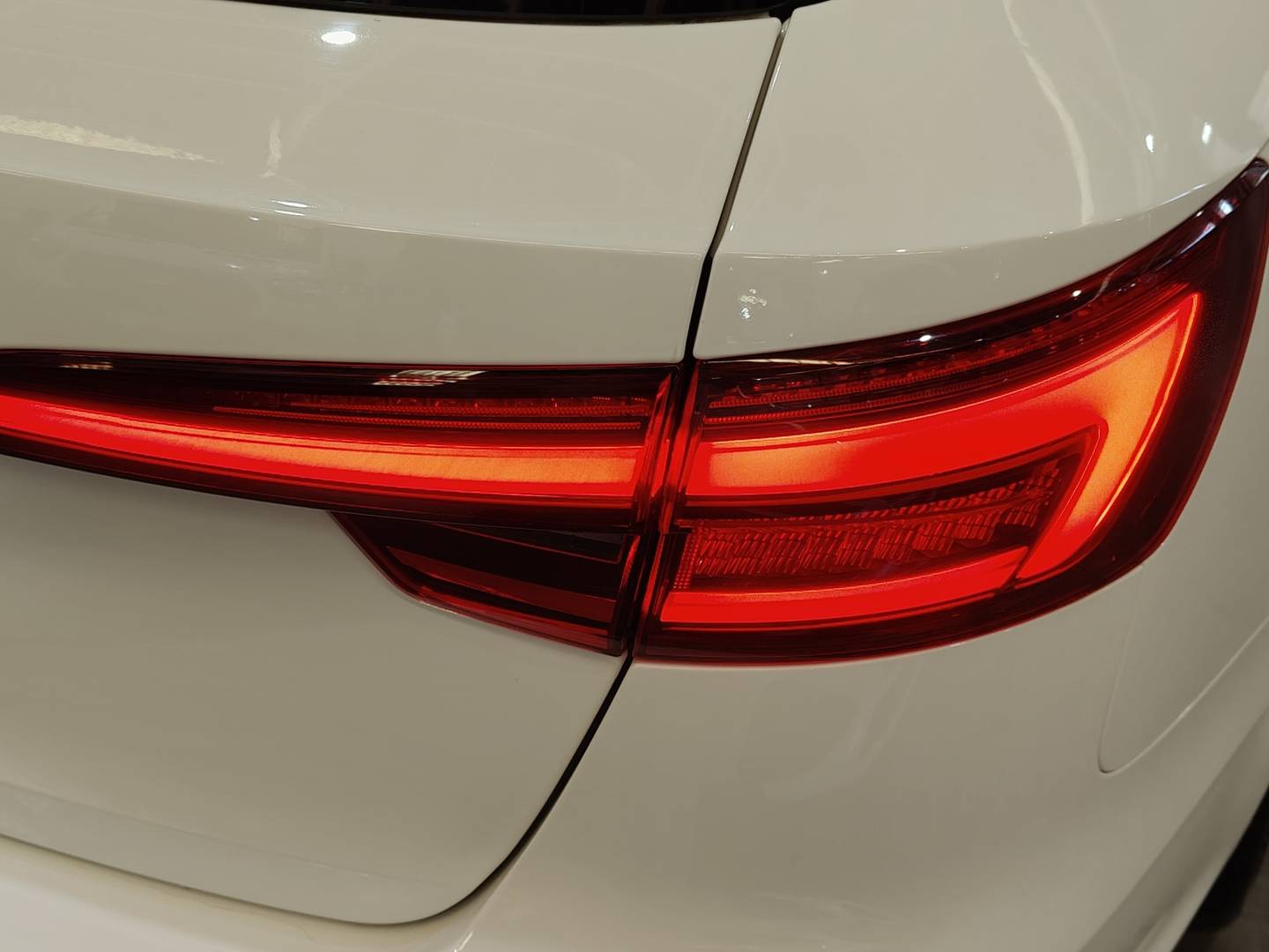 Foto Audi A4 Audi A4 Avant Black line edition 2.0 TDI (150 CV) S tronic