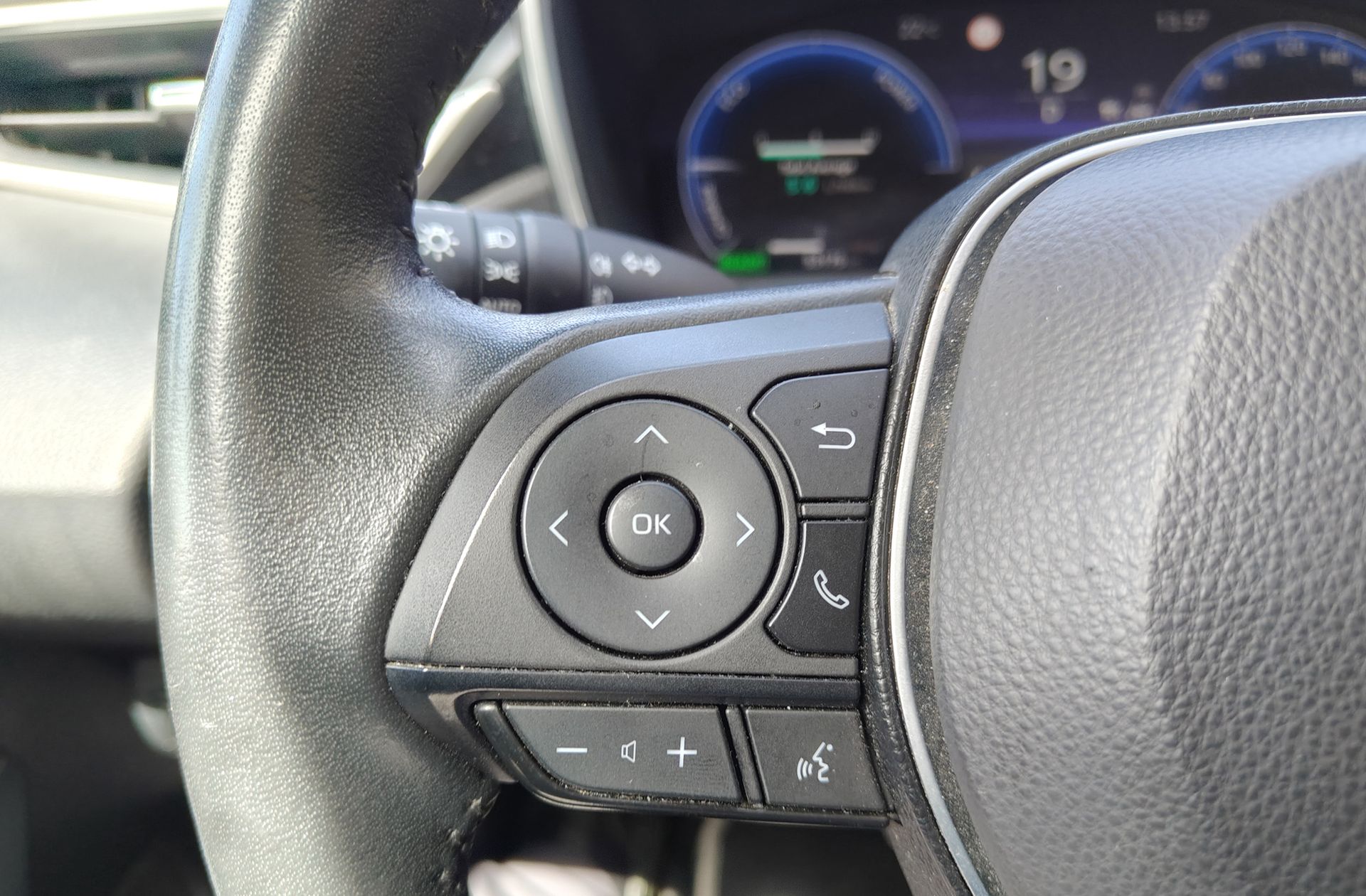 Toyota Corolla 140H Style - foto 27
