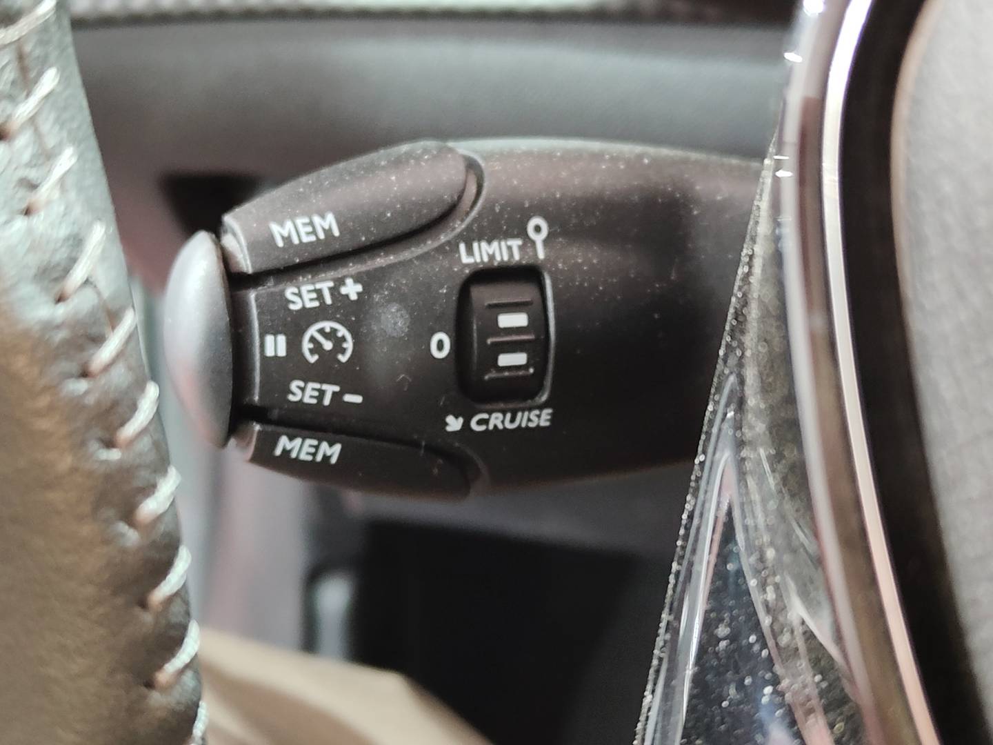 Foto Peugeot 208 Peugeot 208 PureTech 100 Allure (100 CV)