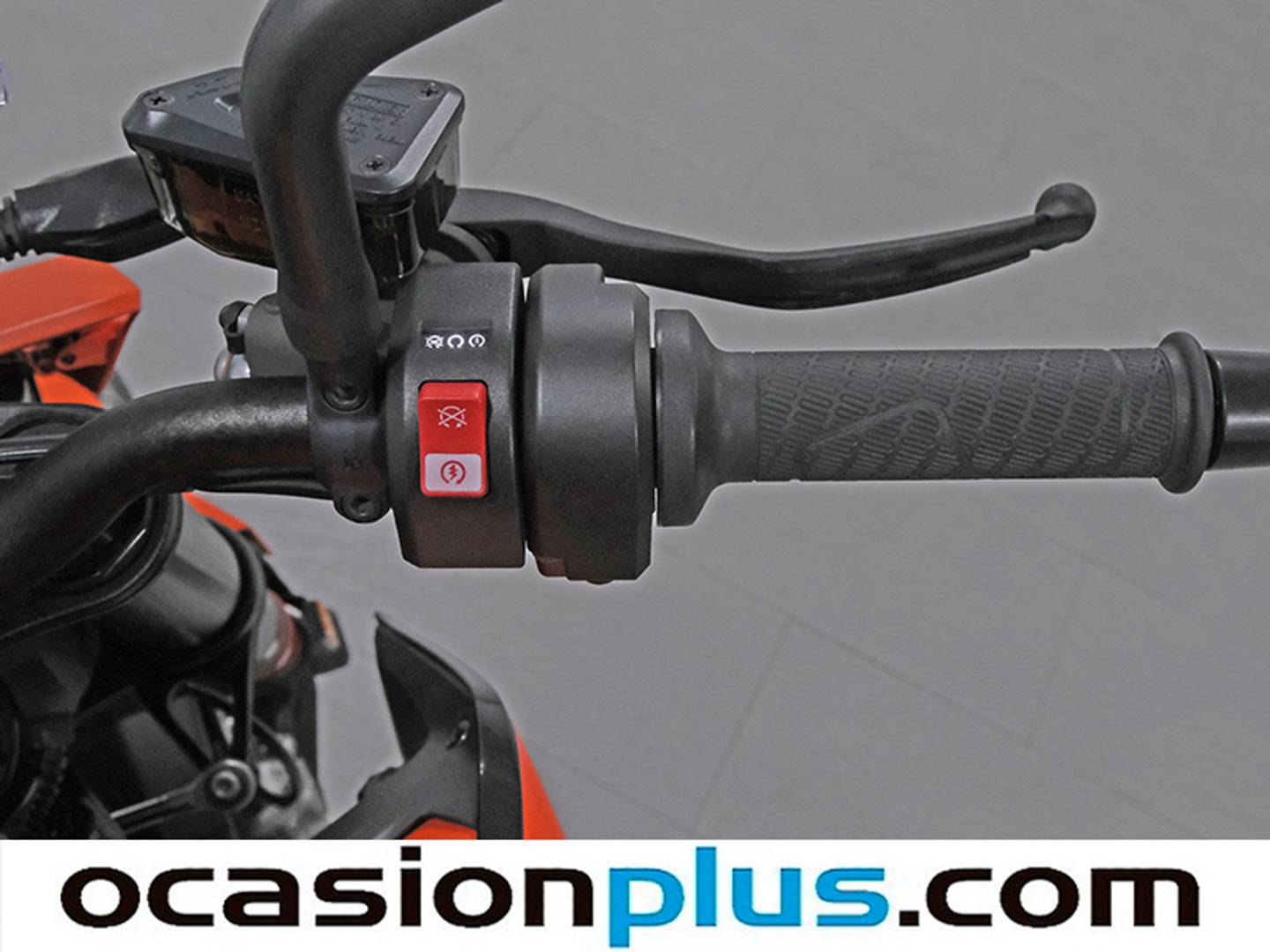 Foto KTM 890 DUKE L KTM 890 DUKE L 70 Kw (95 Cv)