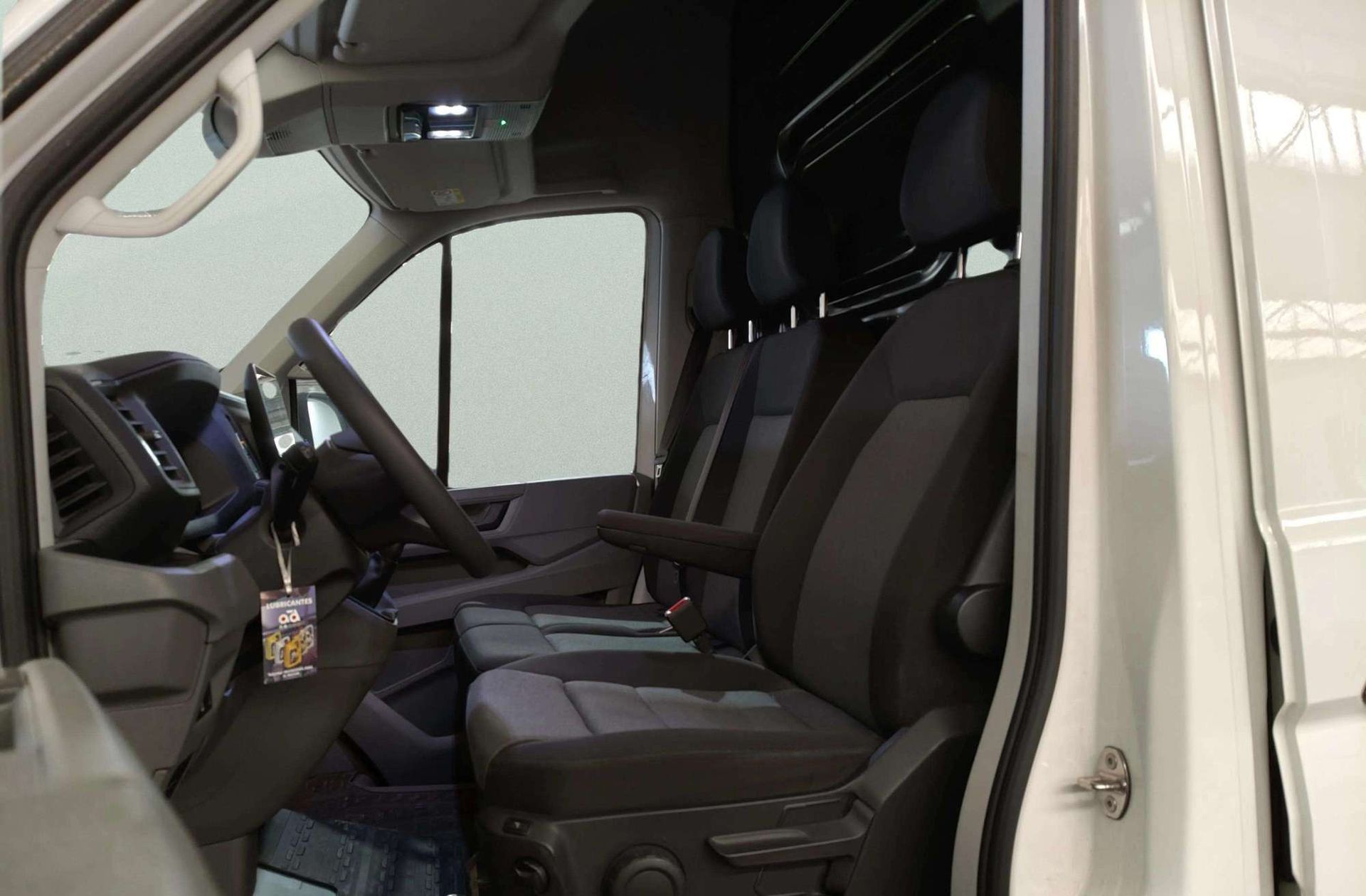 Volkswagen Crafter 35 Furgón Batalla Media L3H2 2.0 TDI - foto 10