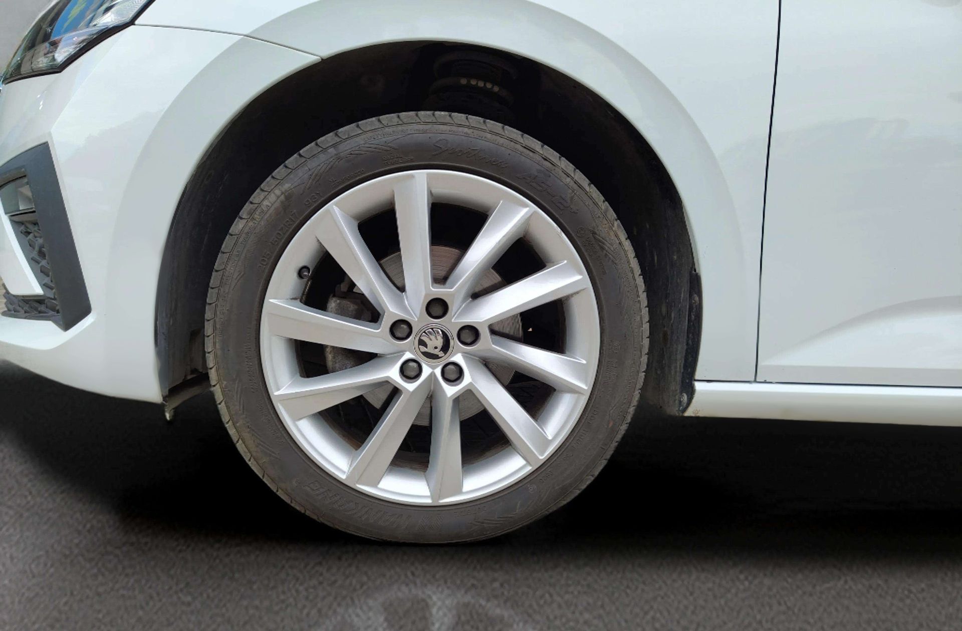 Škoda Scala 1.0 TSI Selection - foto 34