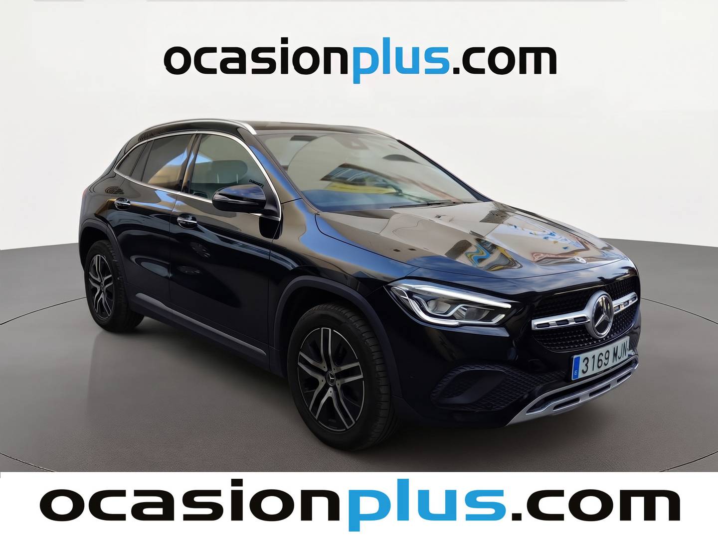 Foto delantera Mercedes GLA Mercedes GLA 180 (136 CV) derecha