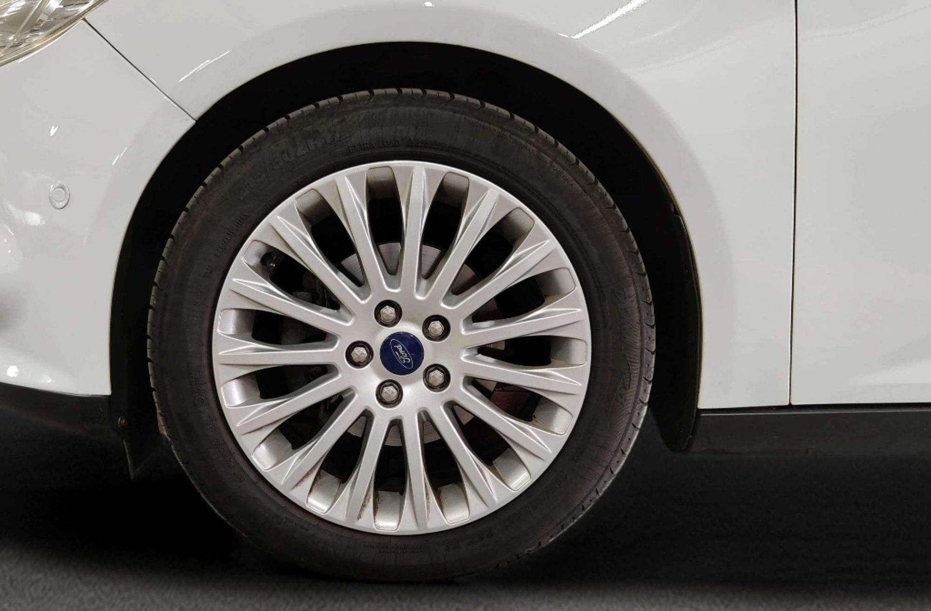 Ford Focus 1.0 EcoBoost Titanium - foto 36