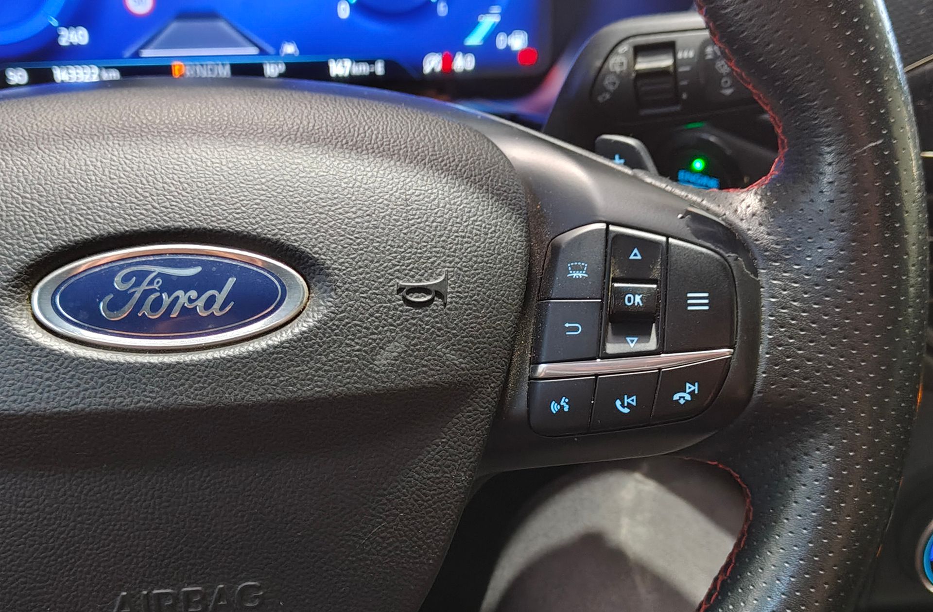 Ford Kuga 2.0 EcoBlue ST-Line X 4x4 - foto 29