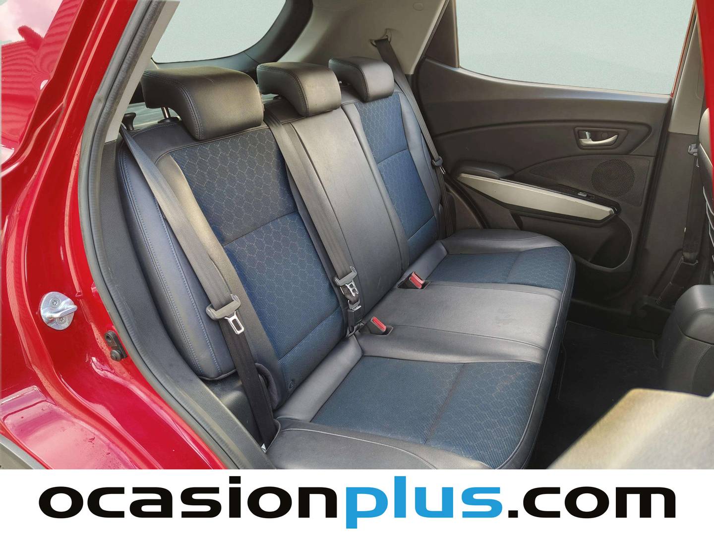 Foto SsangYong Tivoli Ssangyong Tivoli D16T Premium 4x2 (115 CV)