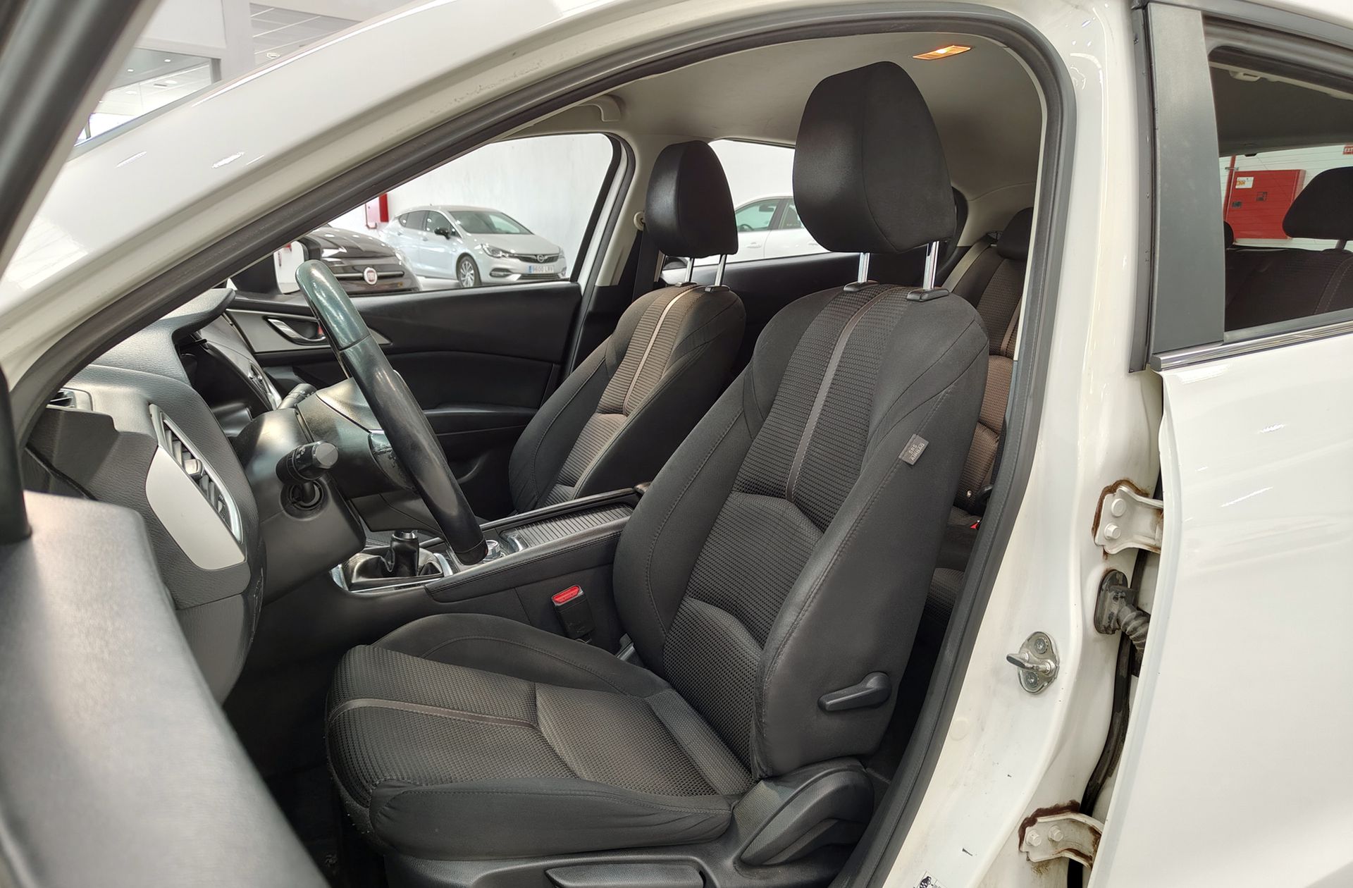 Mazda3 1.5 DE Black Tech Edition - foto 10