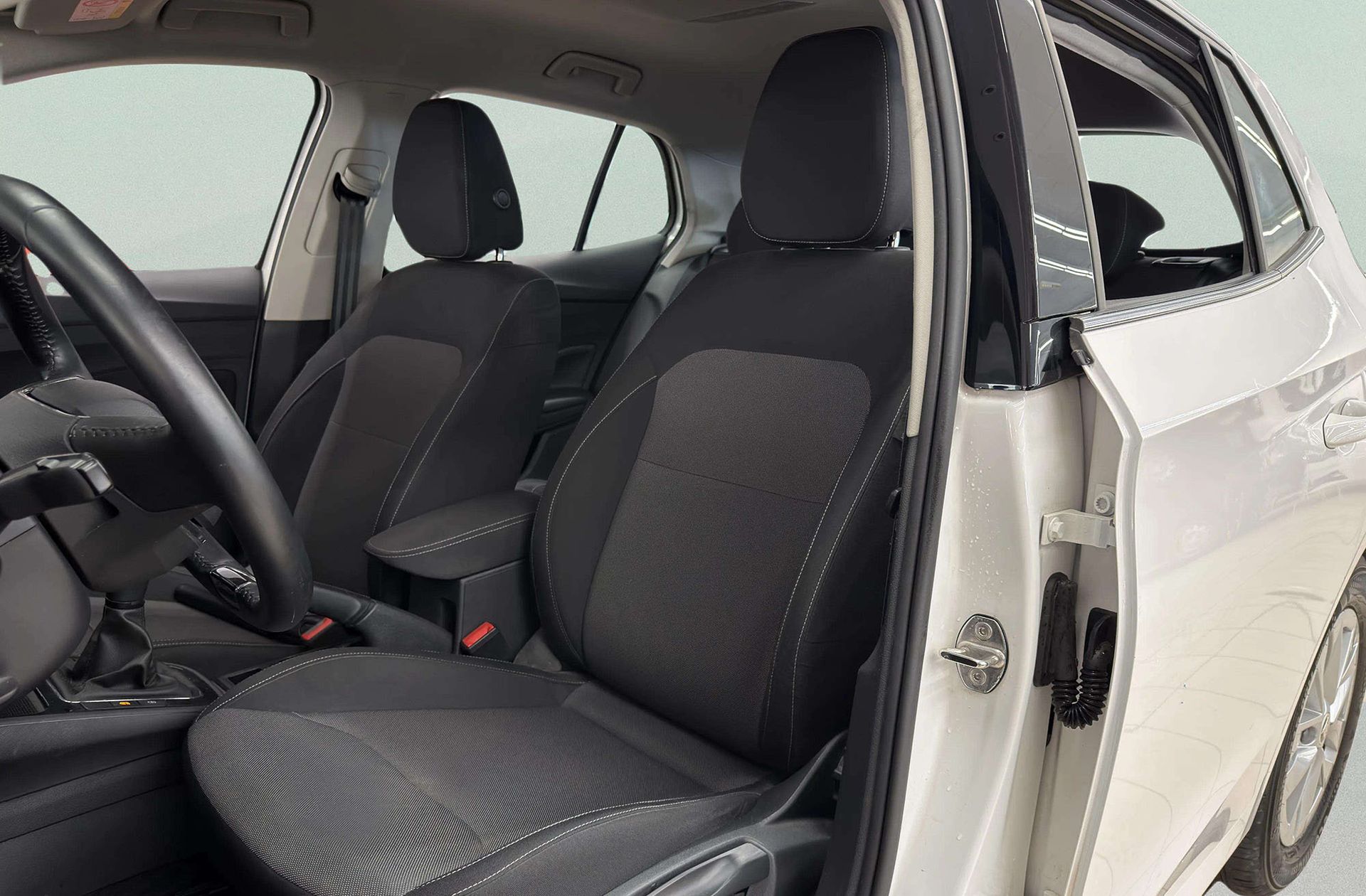 Škoda Fabia 1.0 TSI Ambition - foto 12