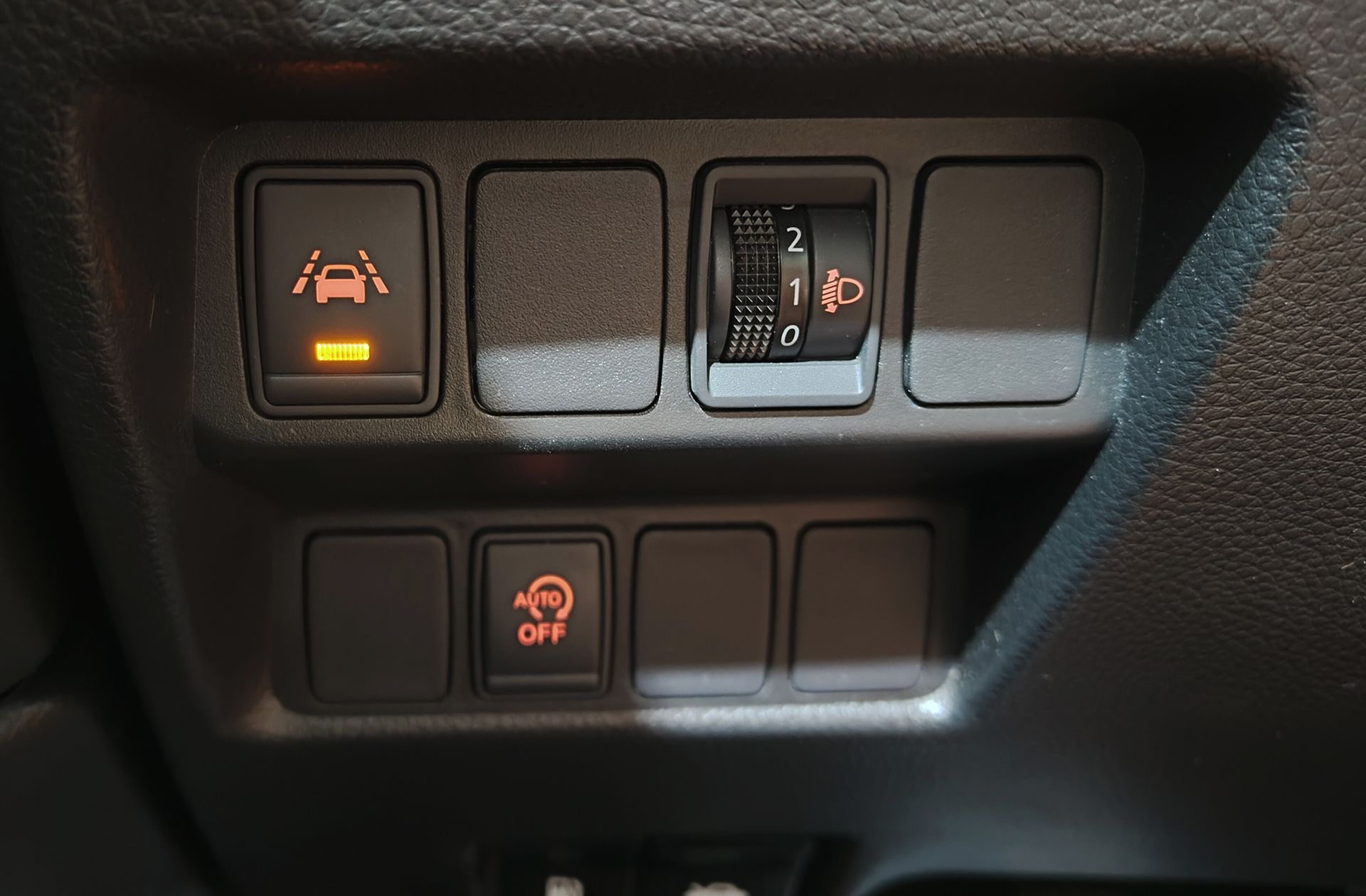Nissan Qashqai DIG-T 140 N-Connecta - foto 23