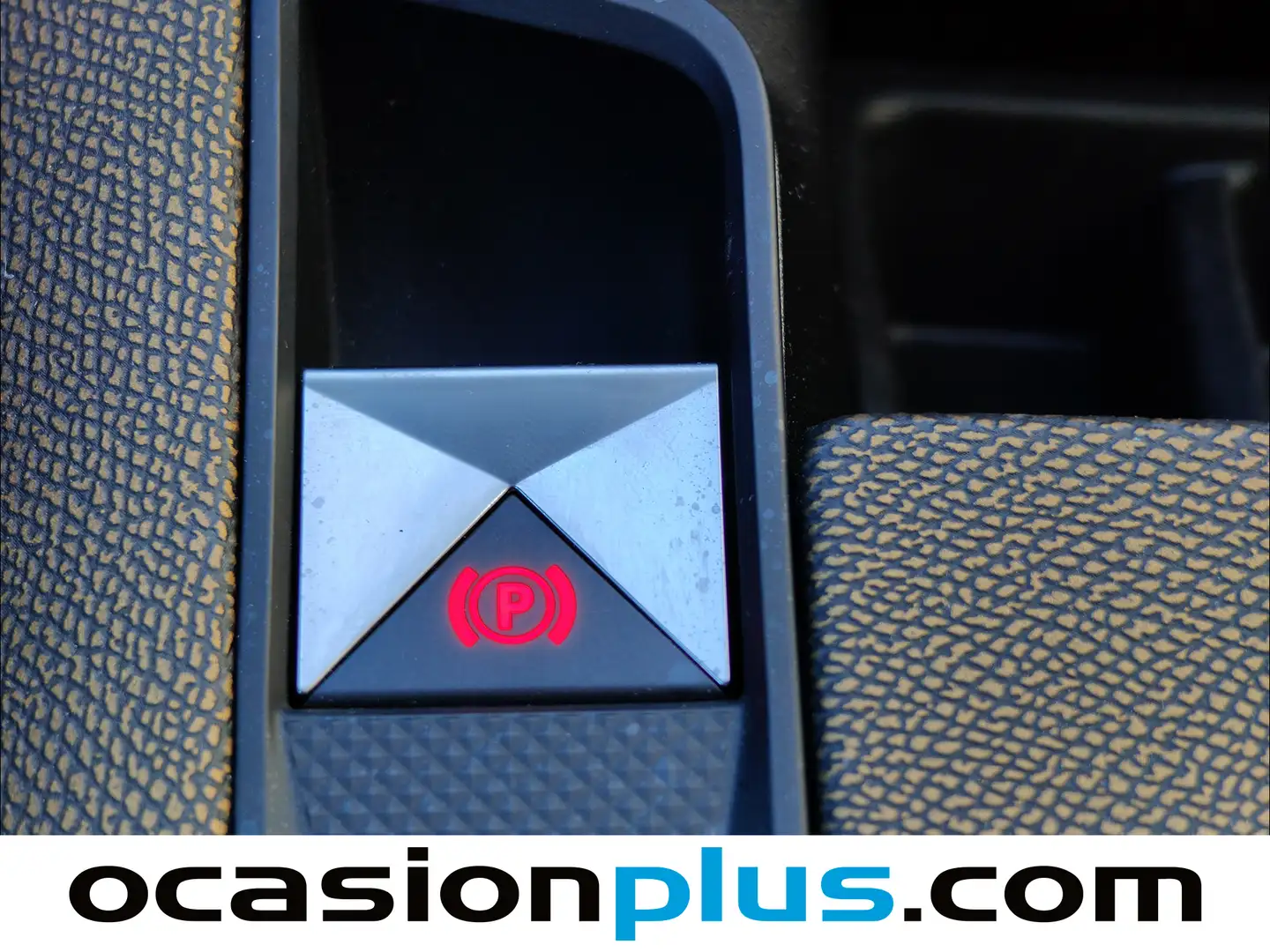 Foto DS DS 7 Crossback DS DS7 Crossback PureTech 130 Bastille+ AT (131 CV)