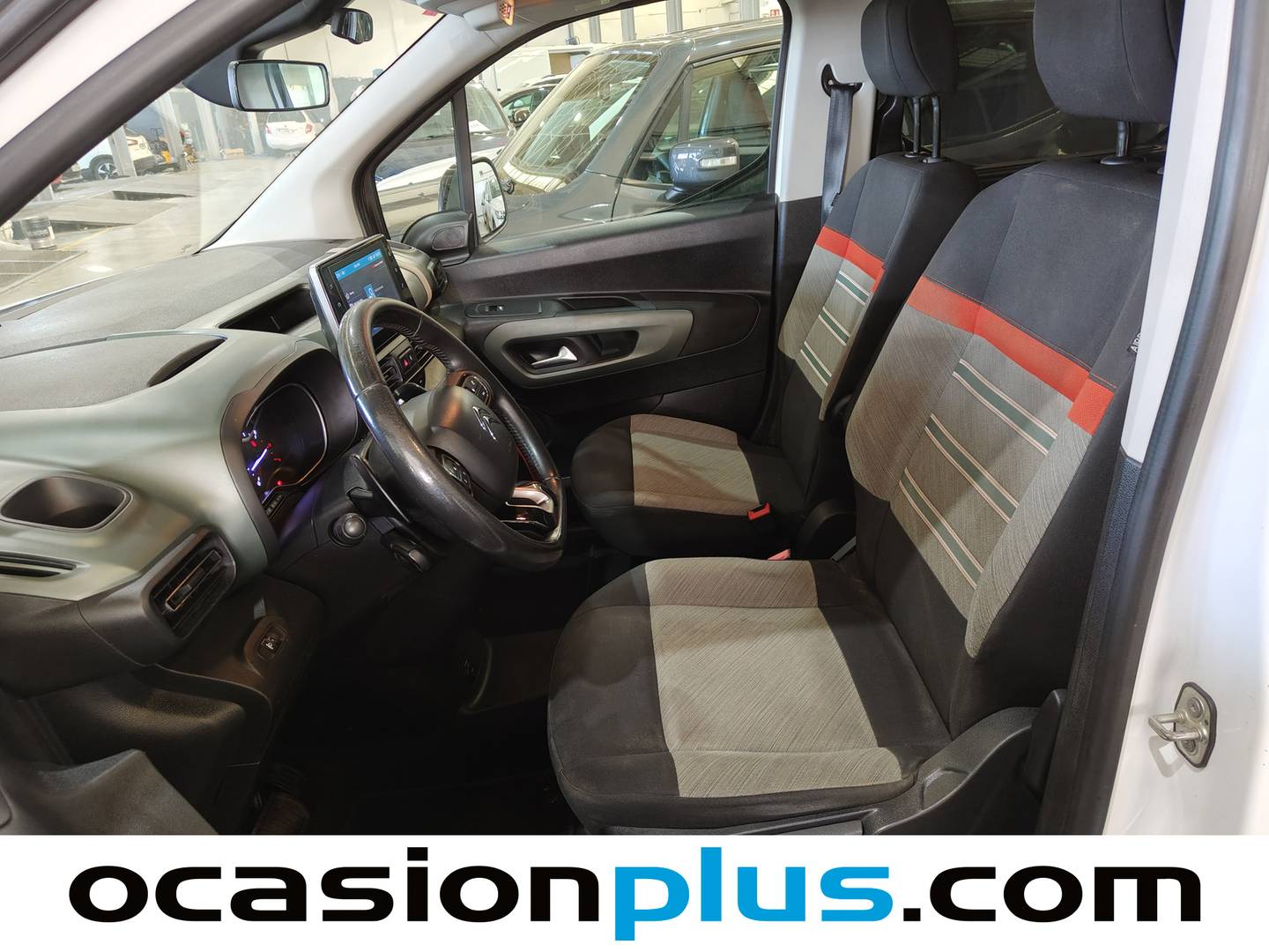 Foto asientos delanteros Citroën Berlingo Citroën Berlingo BlueHDi 130 S&S Talla XL Shine EAT8 (130 CV) 7 Plazas