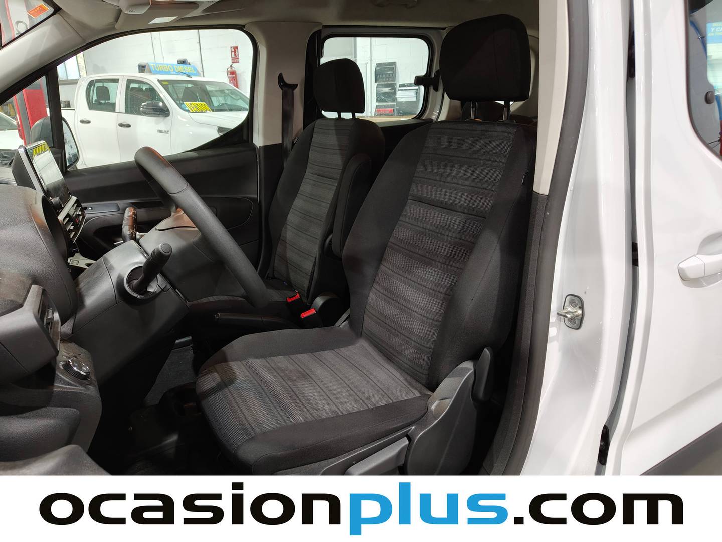 Foto asientos delanteros Opel Combo Life Opel Combo Life 1.5 TD Business Edition Plus L1 (102 CV)