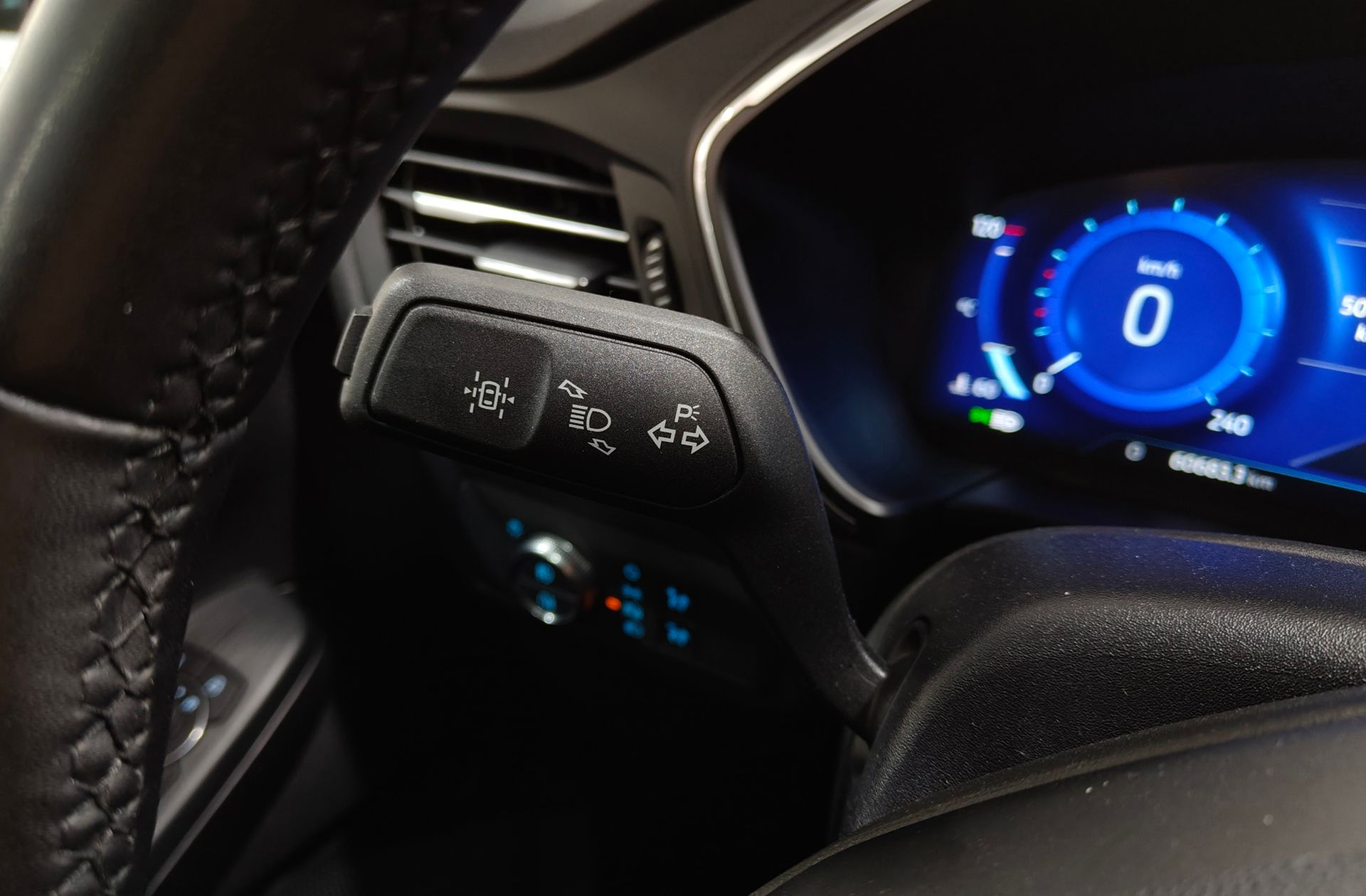 Ford Kuga 1.5 EcoBoost Titanium 4x2 - foto 27