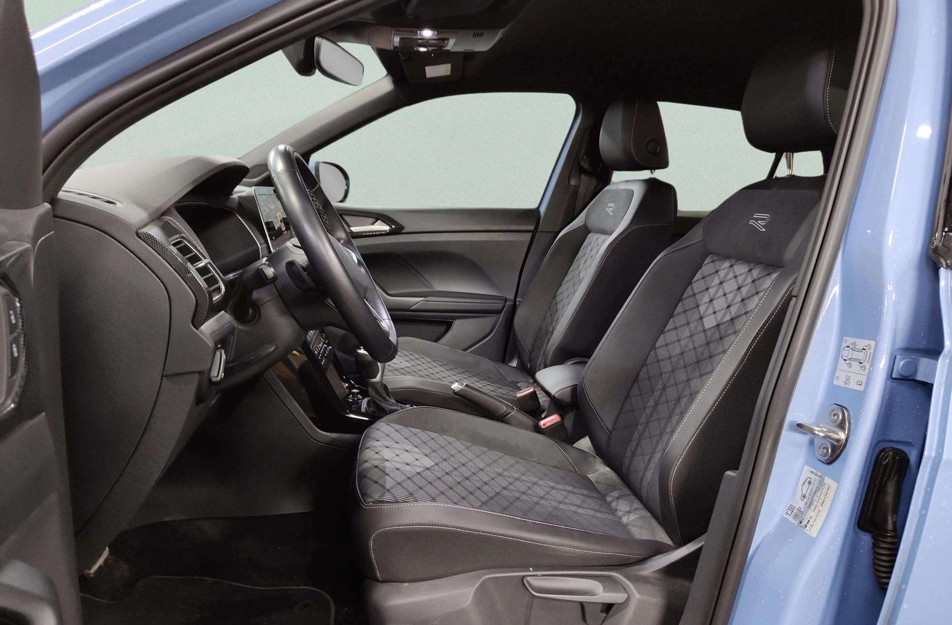 Volkswagen T-Cross R-Line 1.0 TSI DSG - foto 17