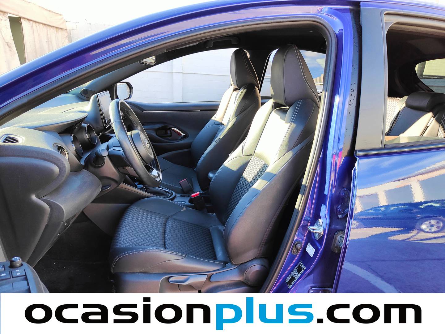 Foto asientos delanteros Toyota Yaris Toyota Yaris 120H Style (116 CV)