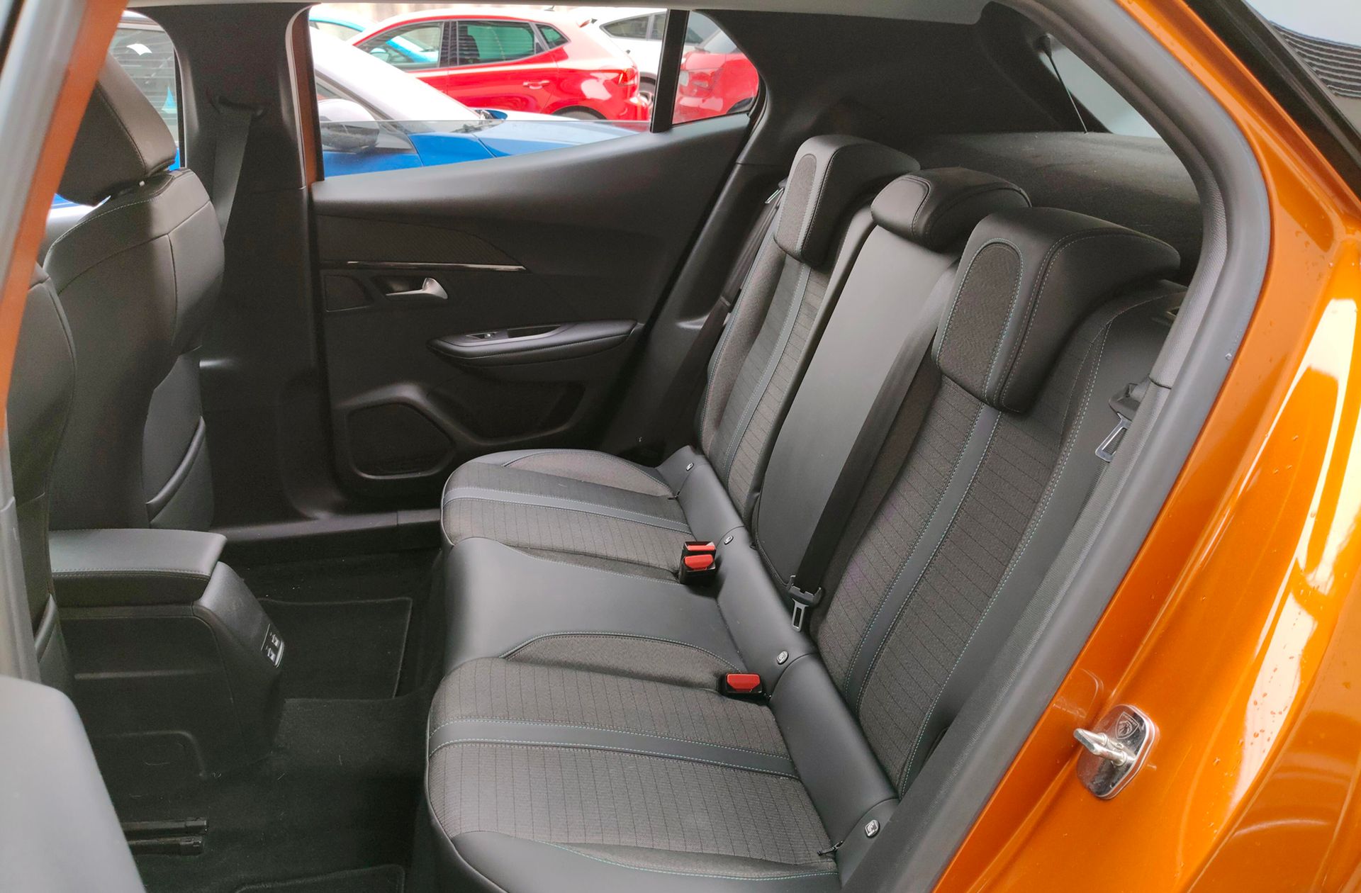 Peugeot 2008 BlueHDi 110 Allure Pack - foto 11