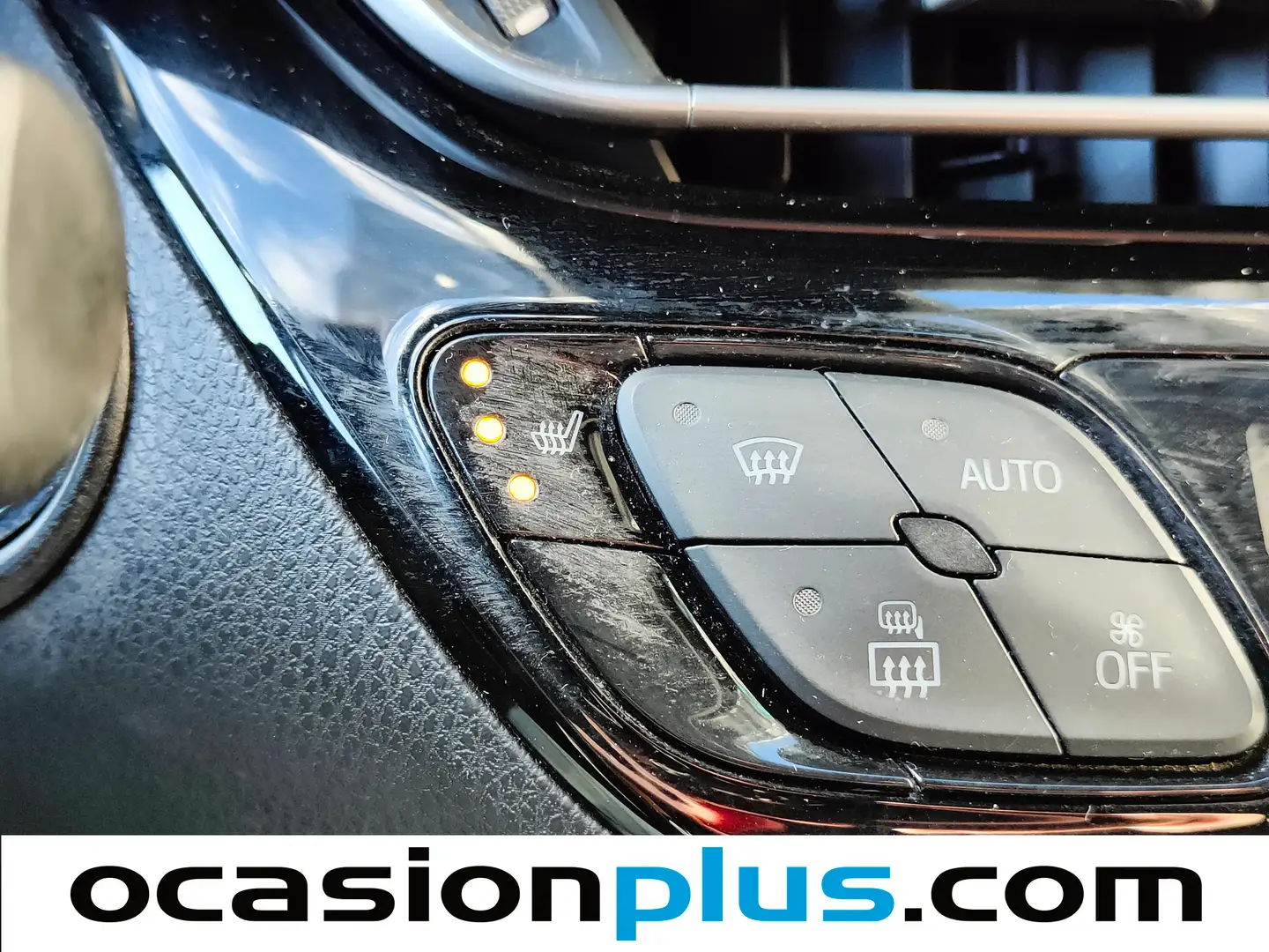 Foto Toyota C-HR Toyota C-HR 1.8 125H Advance (122 CV)