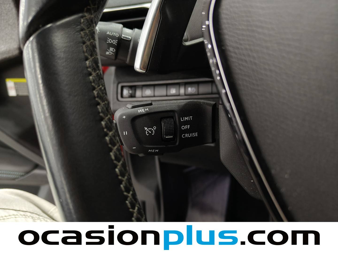 Foto Peugeot 3008 Hybrid Peugeot 3008 Hybrid 300 Allure Pack e-EAT8 (300 CV)